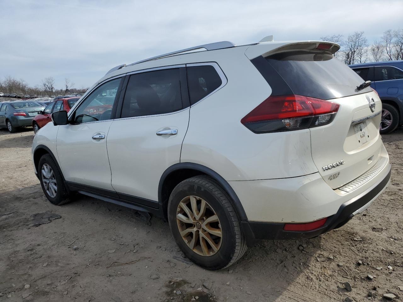 Photo 1 VIN: JN8AT2MV1JW306558 - NISSAN ROGUE 