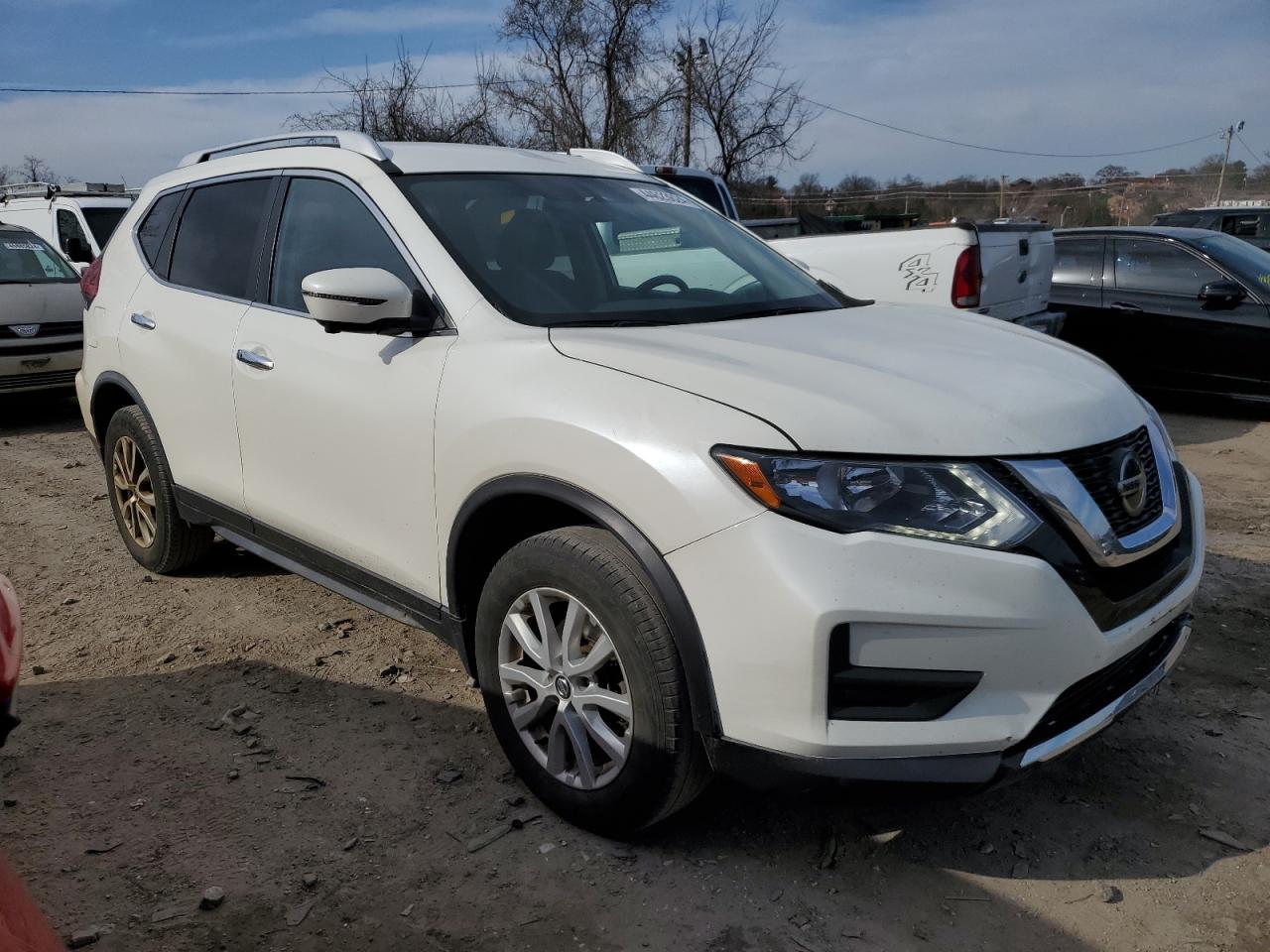 Photo 3 VIN: JN8AT2MV1JW306558 - NISSAN ROGUE 