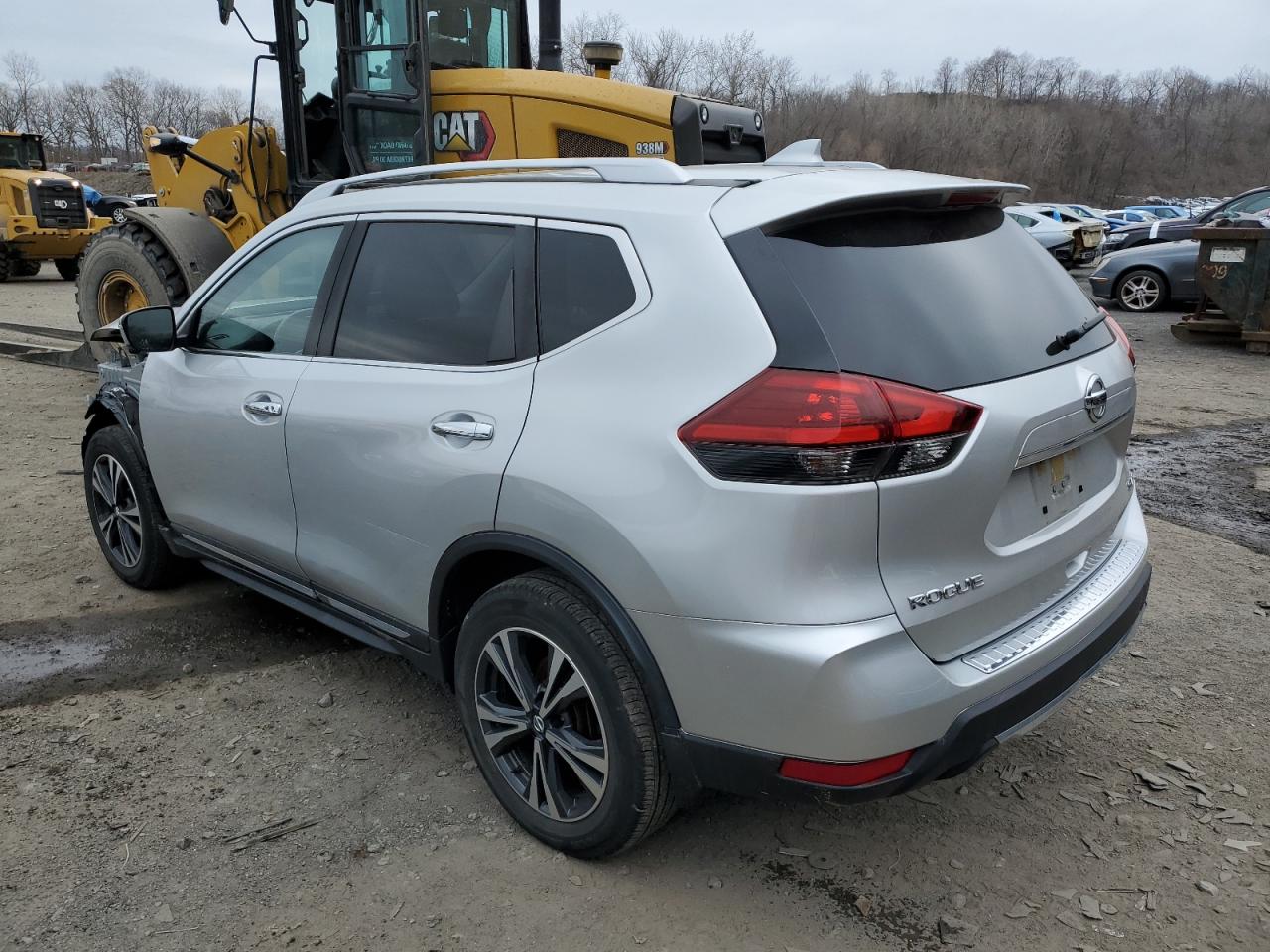 Photo 1 VIN: JN8AT2MV1JW309587 - NISSAN ROGUE 