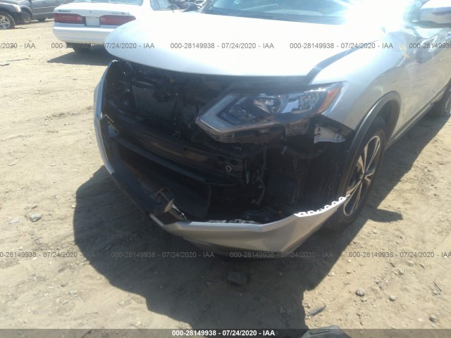 Photo 5 VIN: JN8AT2MV1JW322484 - NISSAN ROGUE 