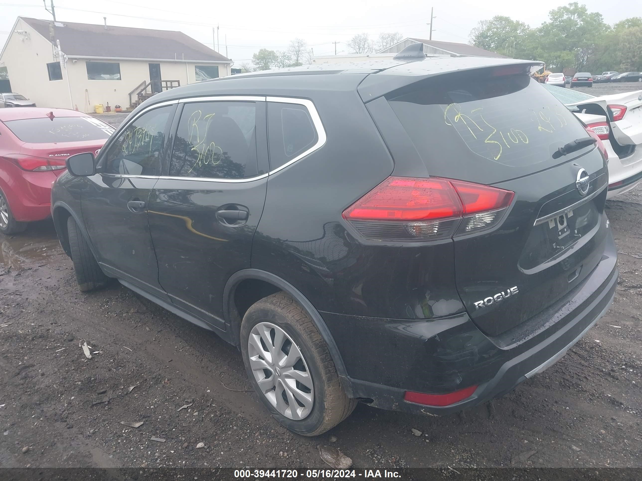 Photo 2 VIN: JN8AT2MV2HW007803 - NISSAN ROGUE 