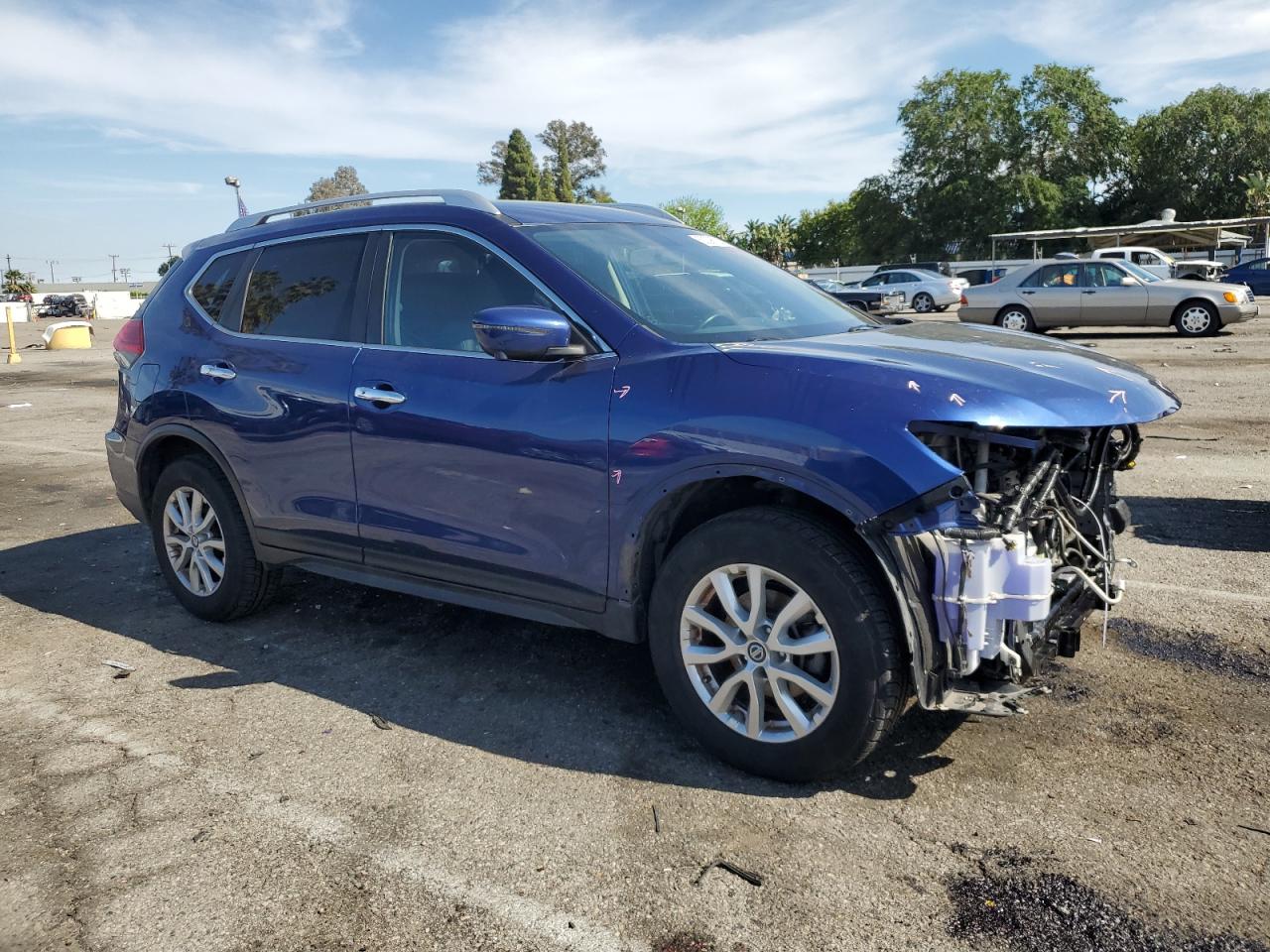 Photo 3 VIN: JN8AT2MV2HW010586 - NISSAN ROGUE 