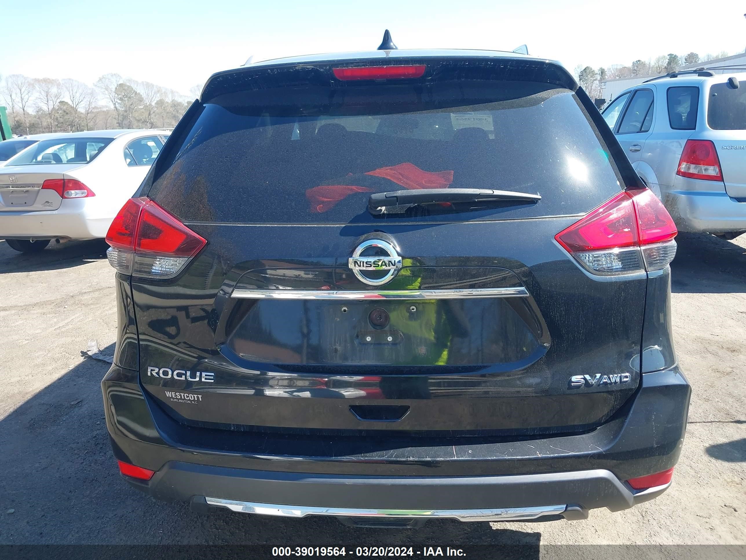 Photo 16 VIN: JN8AT2MV2JW303961 - NISSAN ROGUE 