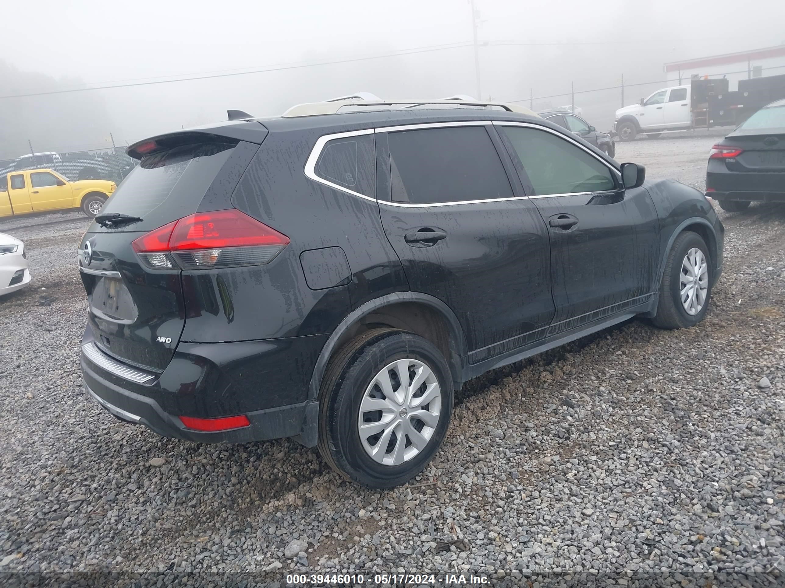 Photo 3 VIN: JN8AT2MV2JW315009 - NISSAN ROGUE 