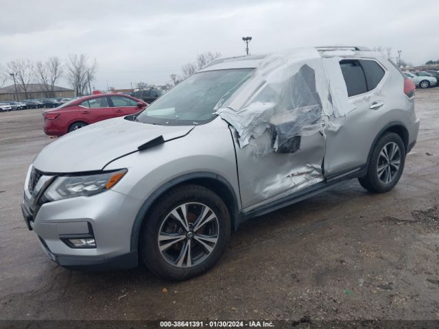 Photo 1 VIN: JN8AT2MV2JW318024 - NISSAN ROGUE 