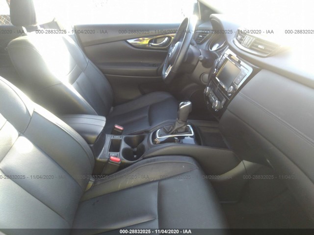 Photo 4 VIN: JN8AT2MV2JW318217 - NISSAN ROGUE 