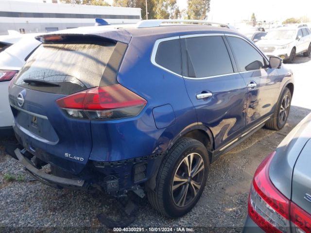 Photo 3 VIN: JN8AT2MV2JW320579 - NISSAN ROGUE 