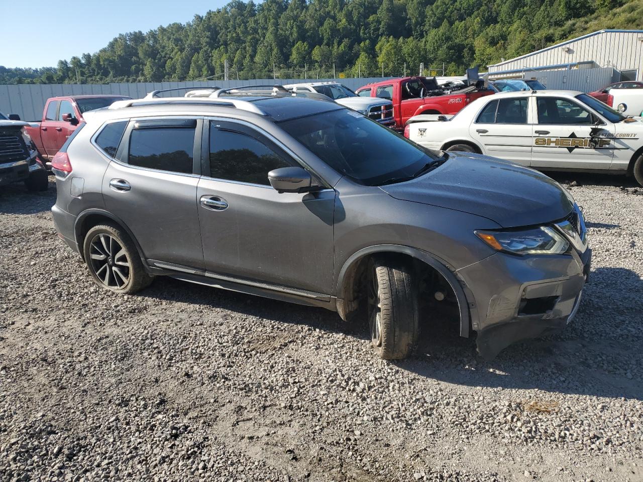 Photo 3 VIN: JN8AT2MV2JW326897 - NISSAN ROGUE 