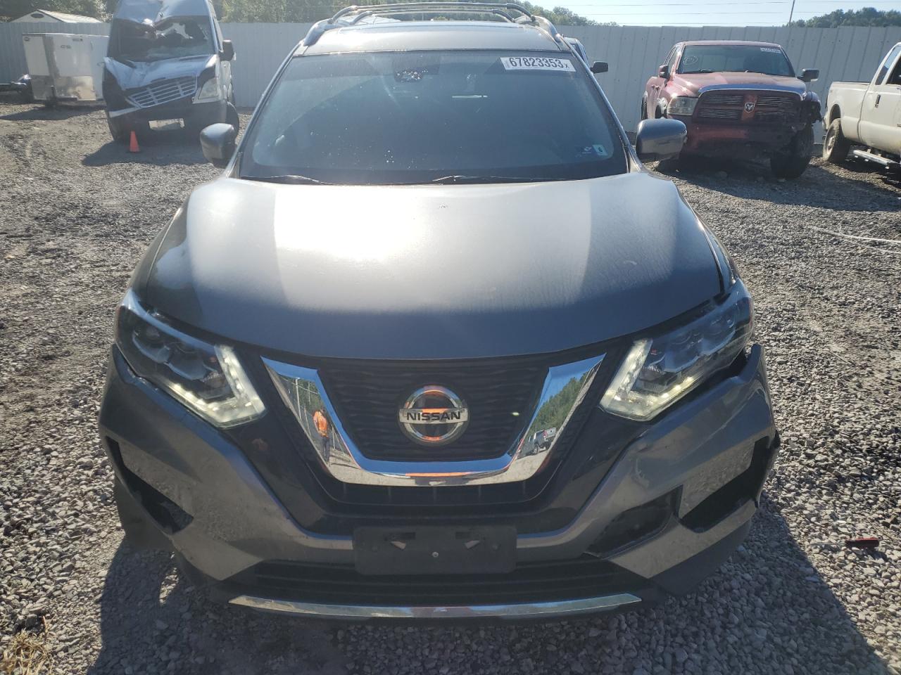 Photo 4 VIN: JN8AT2MV2JW326897 - NISSAN ROGUE 