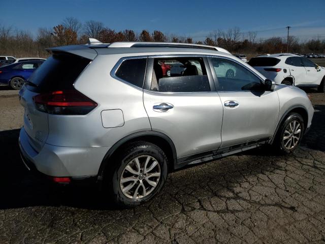 Photo 2 VIN: JN8AT2MV2JW347412 - NISSAN ROGUE 