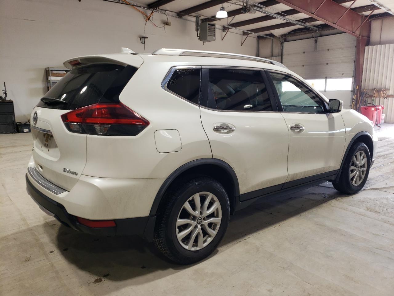 Photo 2 VIN: JN8AT2MV2JW354957 - NISSAN ROGUE 