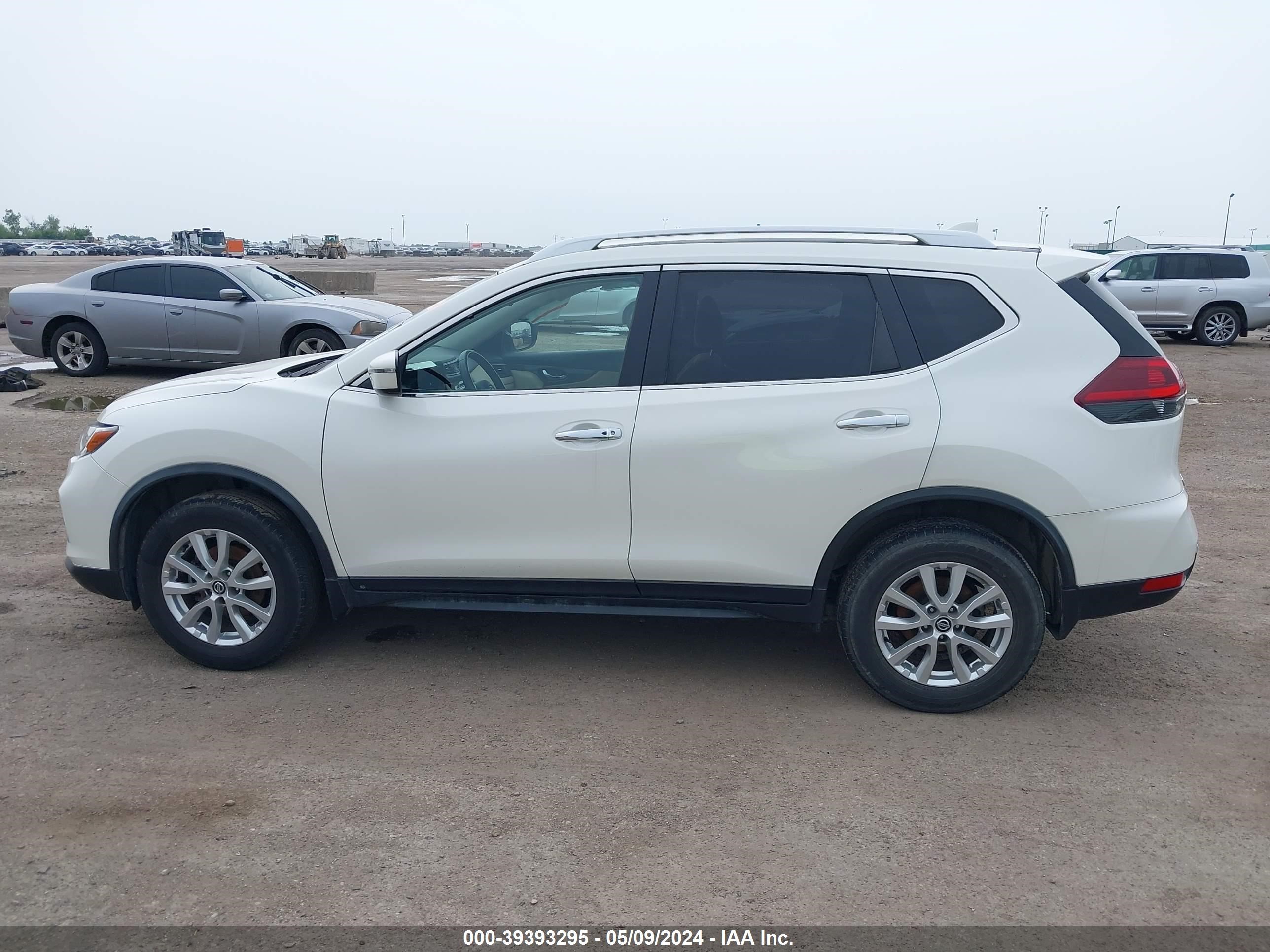 Photo 13 VIN: JN8AT2MV2LW136021 - NISSAN ROGUE 