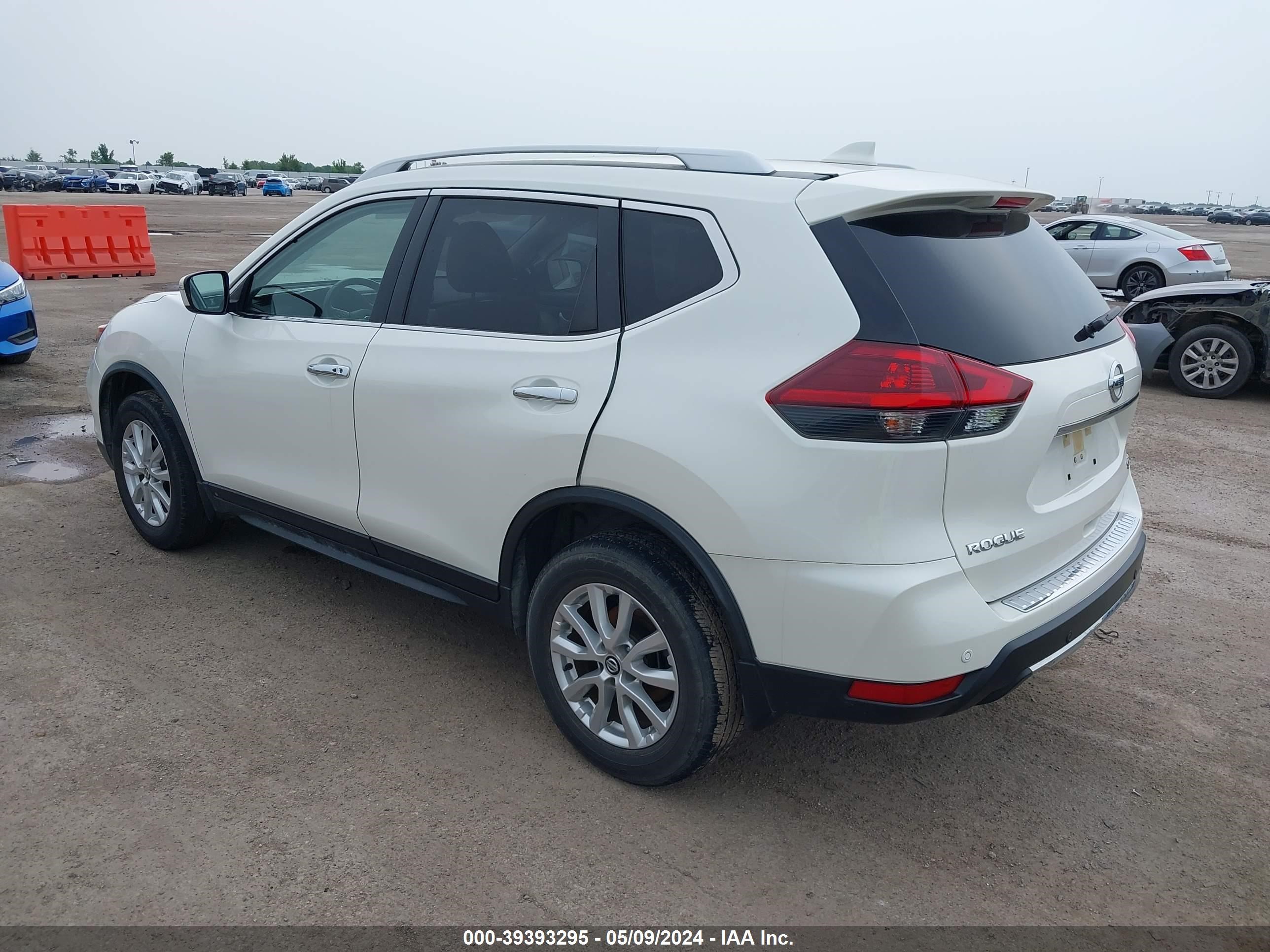 Photo 2 VIN: JN8AT2MV2LW136021 - NISSAN ROGUE 