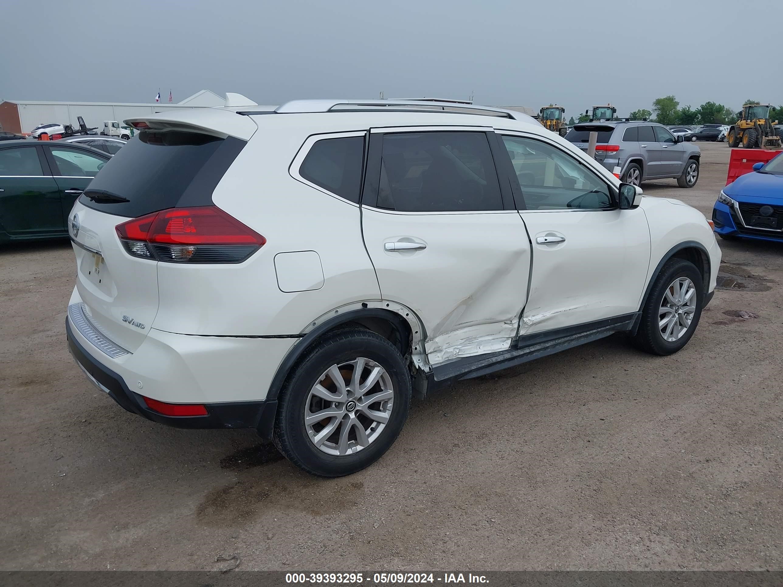 Photo 3 VIN: JN8AT2MV2LW136021 - NISSAN ROGUE 