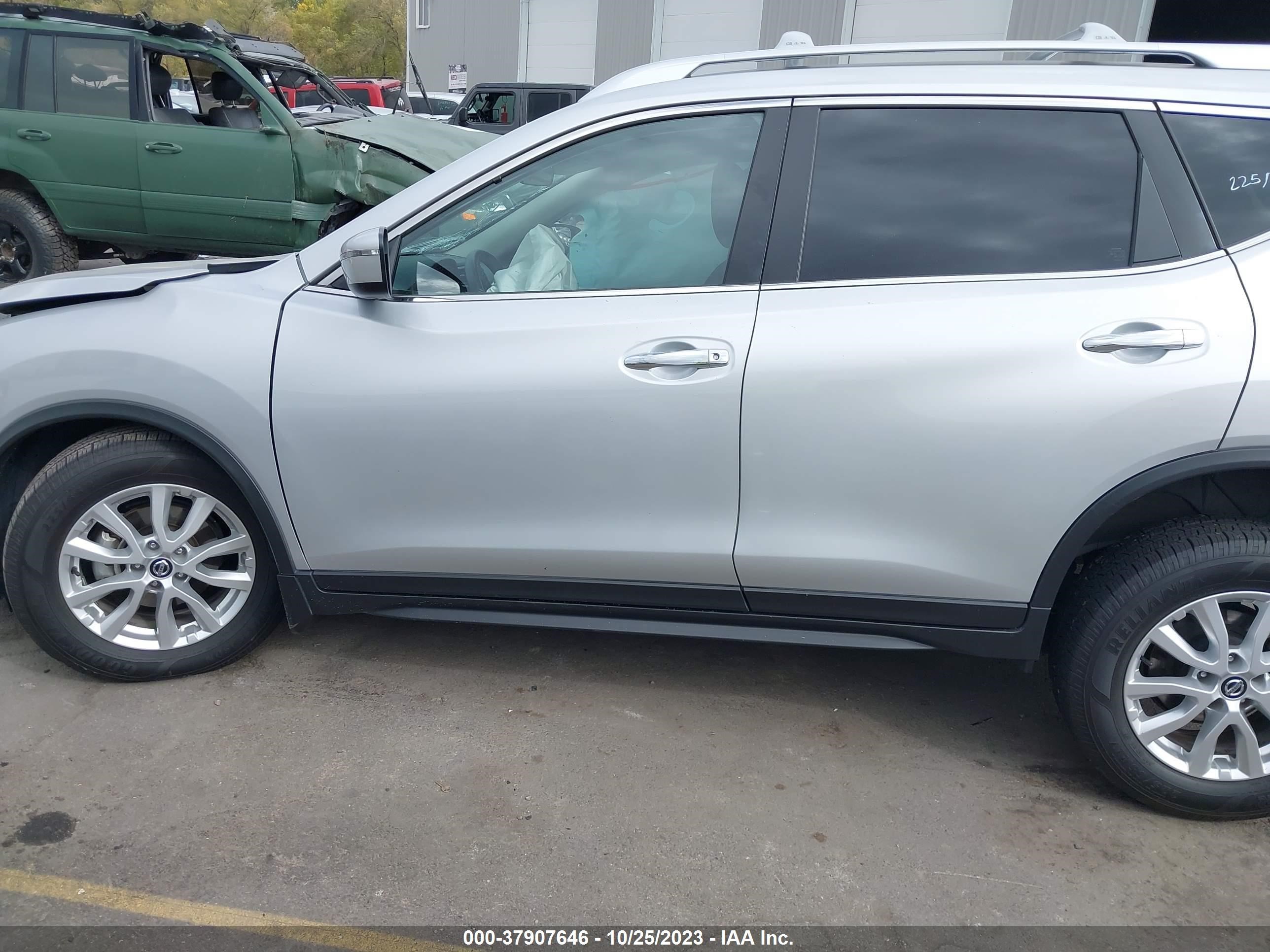 Photo 12 VIN: JN8AT2MV2LW137878 - NISSAN ROGUE 