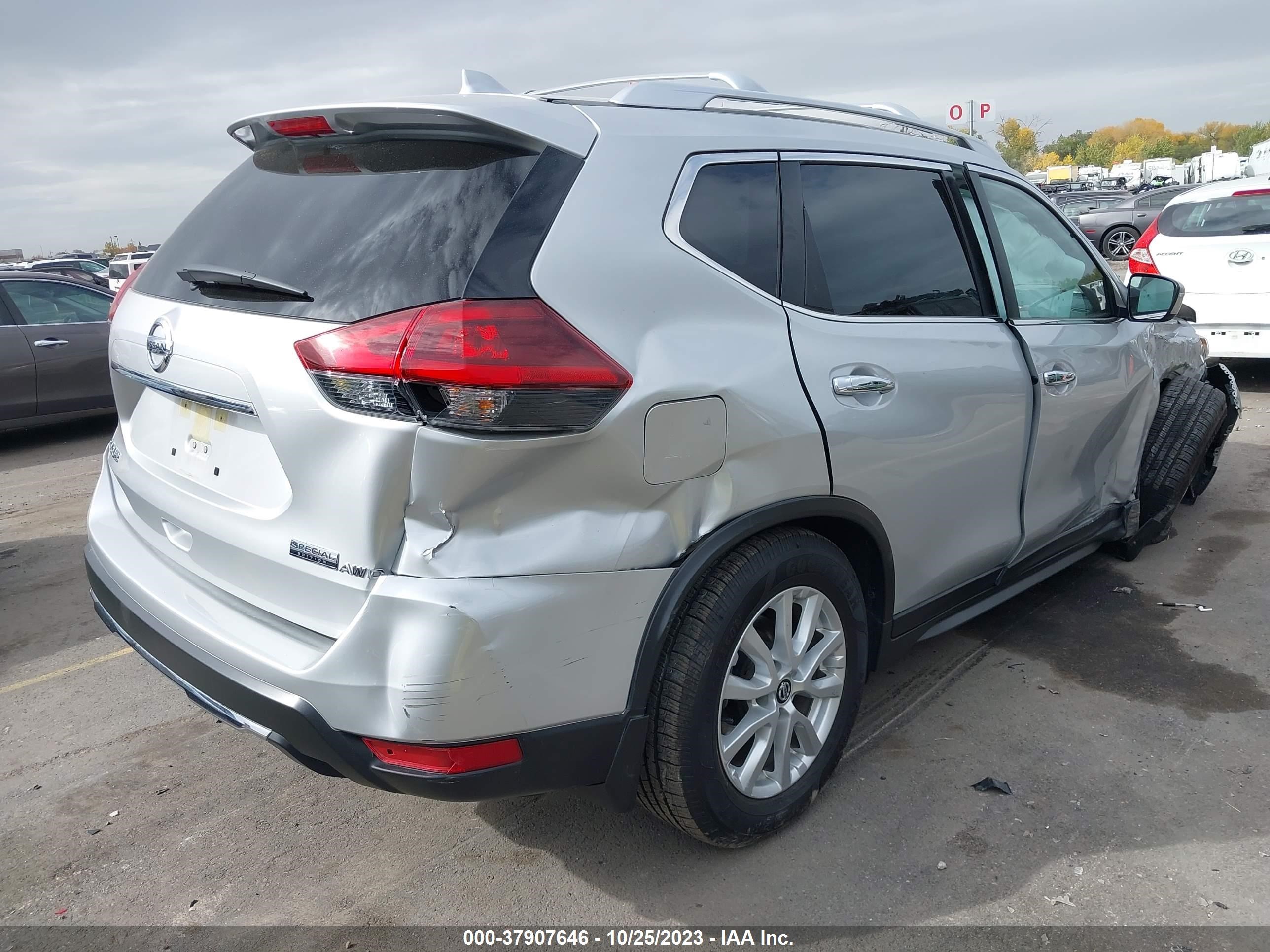 Photo 3 VIN: JN8AT2MV2LW137878 - NISSAN ROGUE 