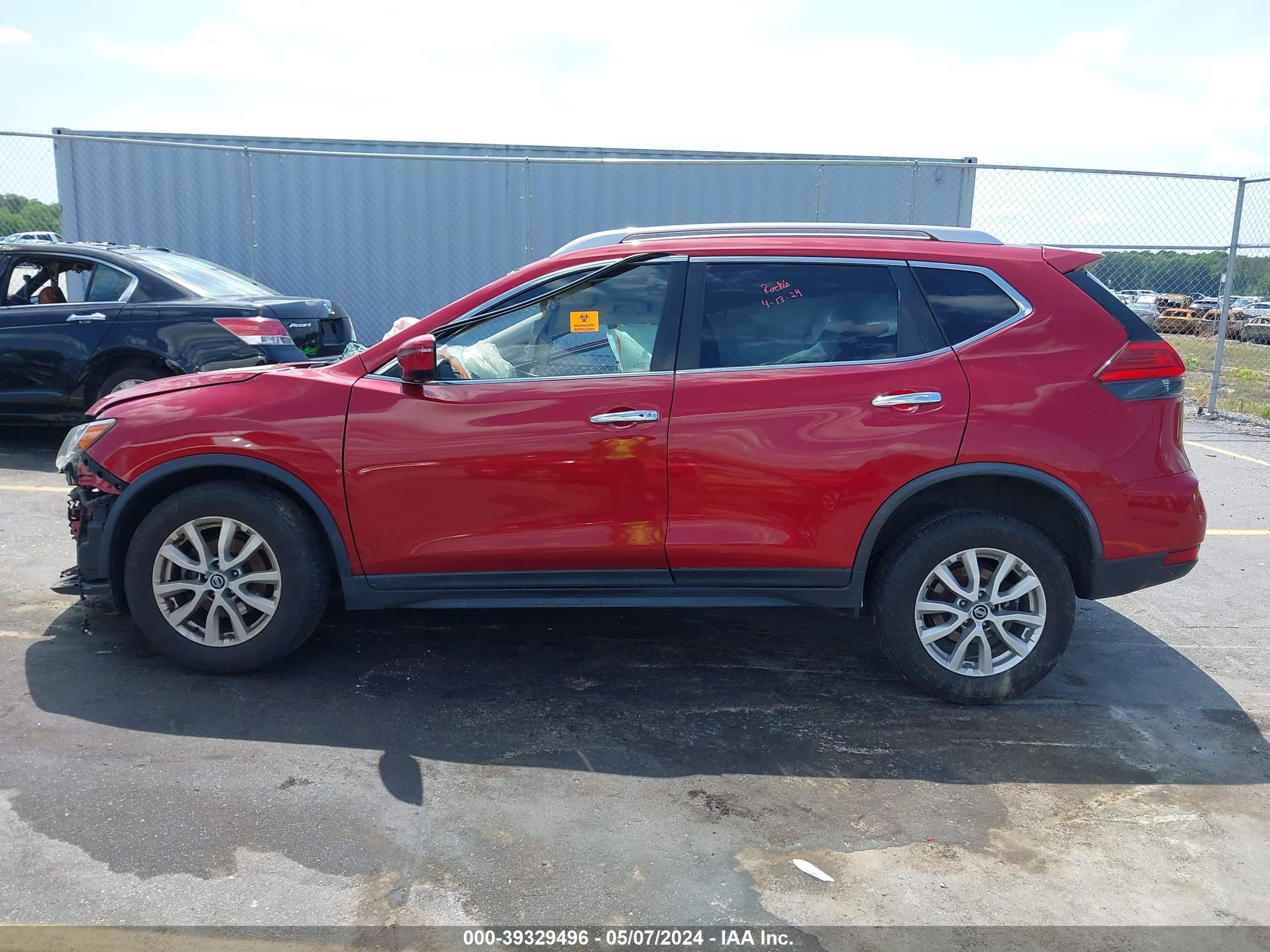 Photo 13 VIN: JN8AT2MV3HW261567 - NISSAN ROGUE 