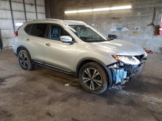 Photo 3 VIN: JN8AT2MV3JW319747 - NISSAN ROGUE 