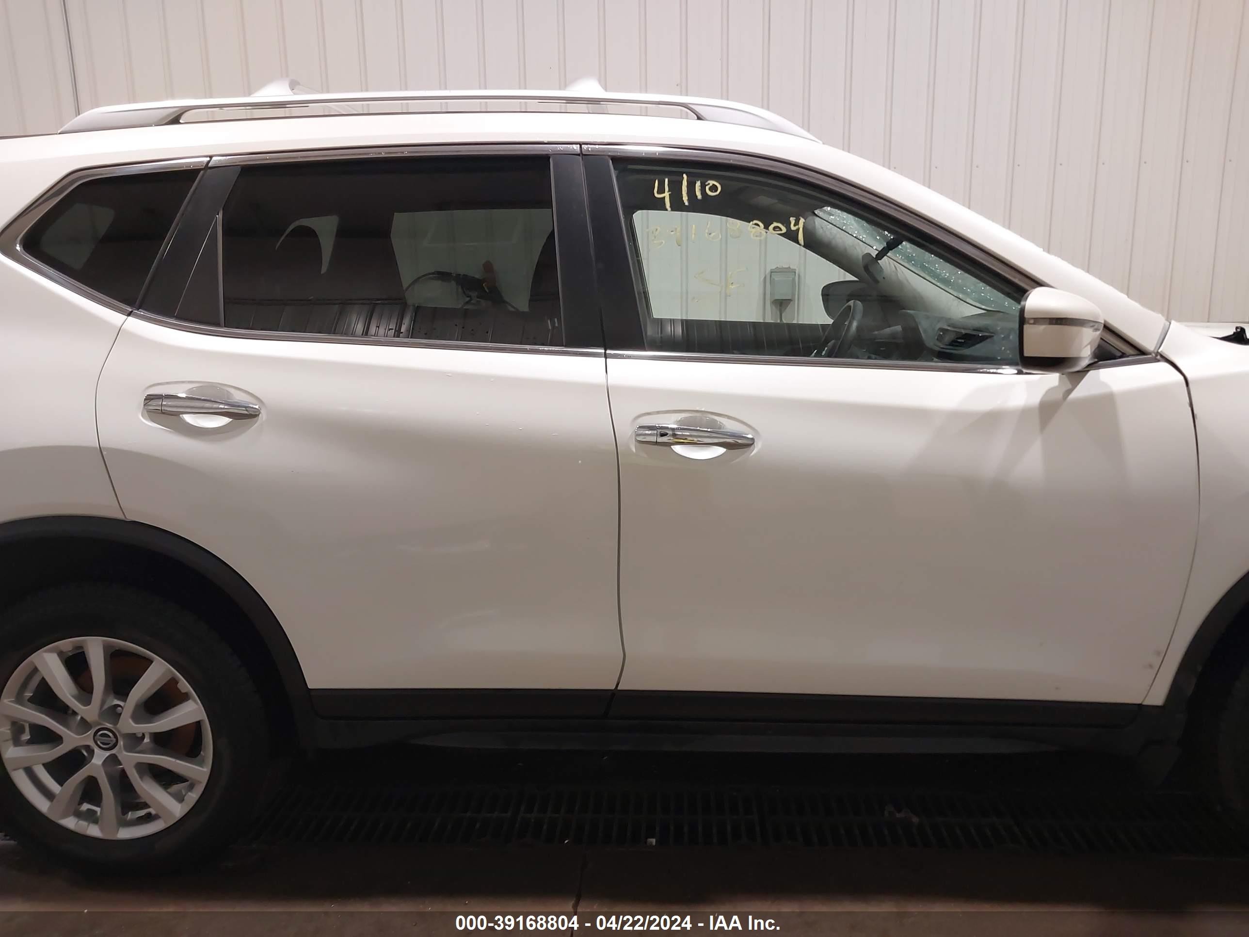 Photo 13 VIN: JN8AT2MV4HW001503 - NISSAN ROGUE 