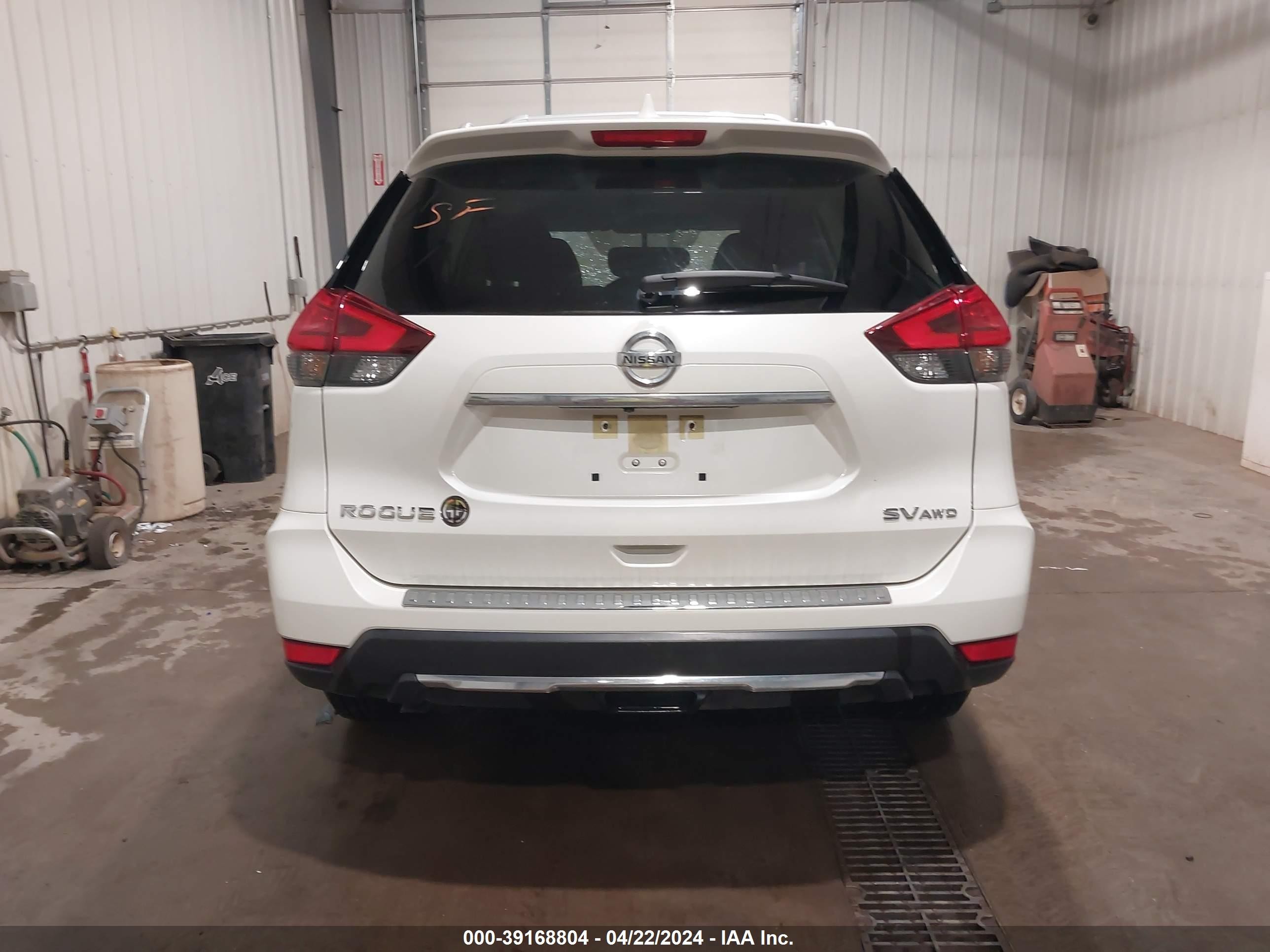 Photo 16 VIN: JN8AT2MV4HW001503 - NISSAN ROGUE 