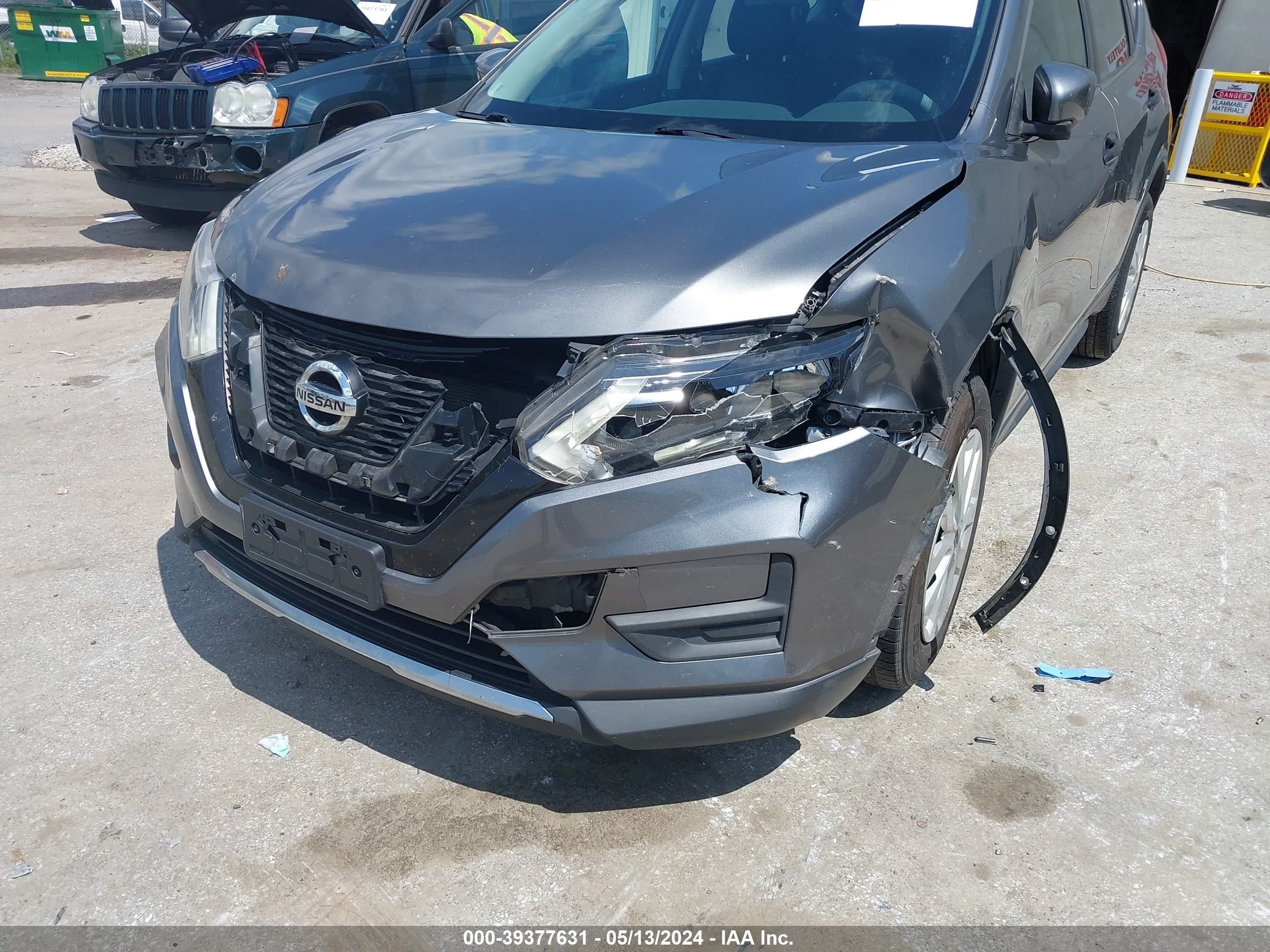 Photo 5 VIN: JN8AT2MV4HW004286 - NISSAN ROGUE 