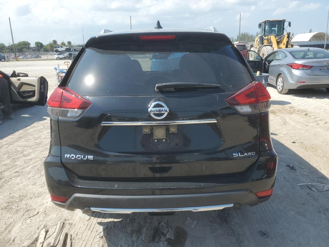 Photo 5 VIN: JN8AT2MV4HW020150 - NISSAN ROGUE 