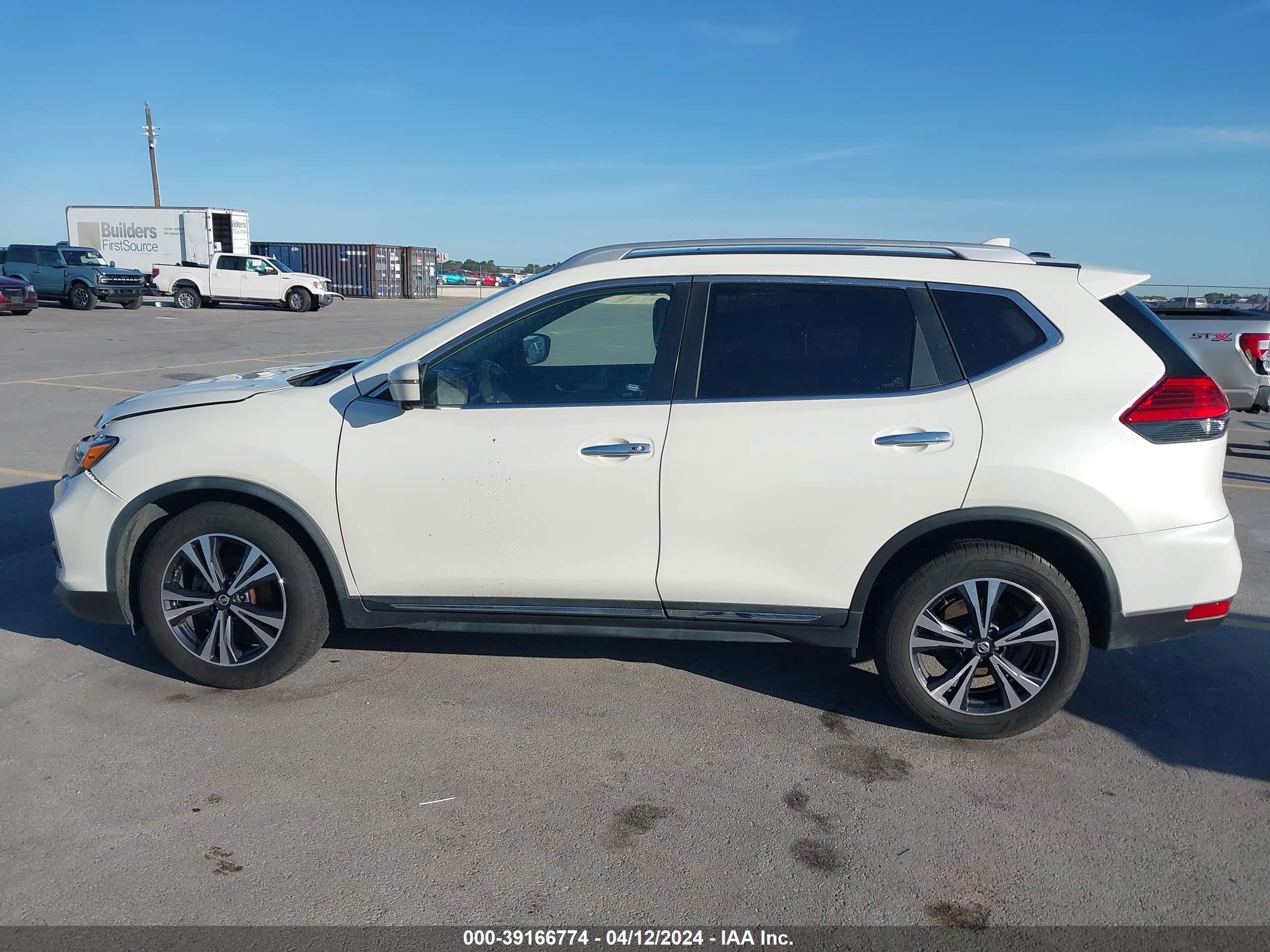 Photo 14 VIN: JN8AT2MV4HW270343 - NISSAN ROGUE 