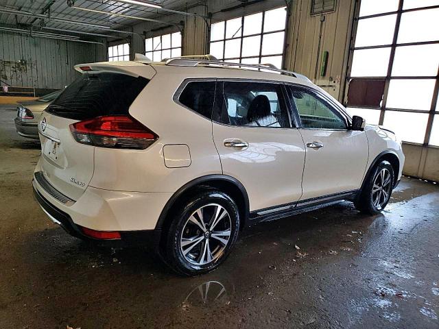 Photo 2 VIN: JN8AT2MV4HW271119 - NISSAN ROGUE 