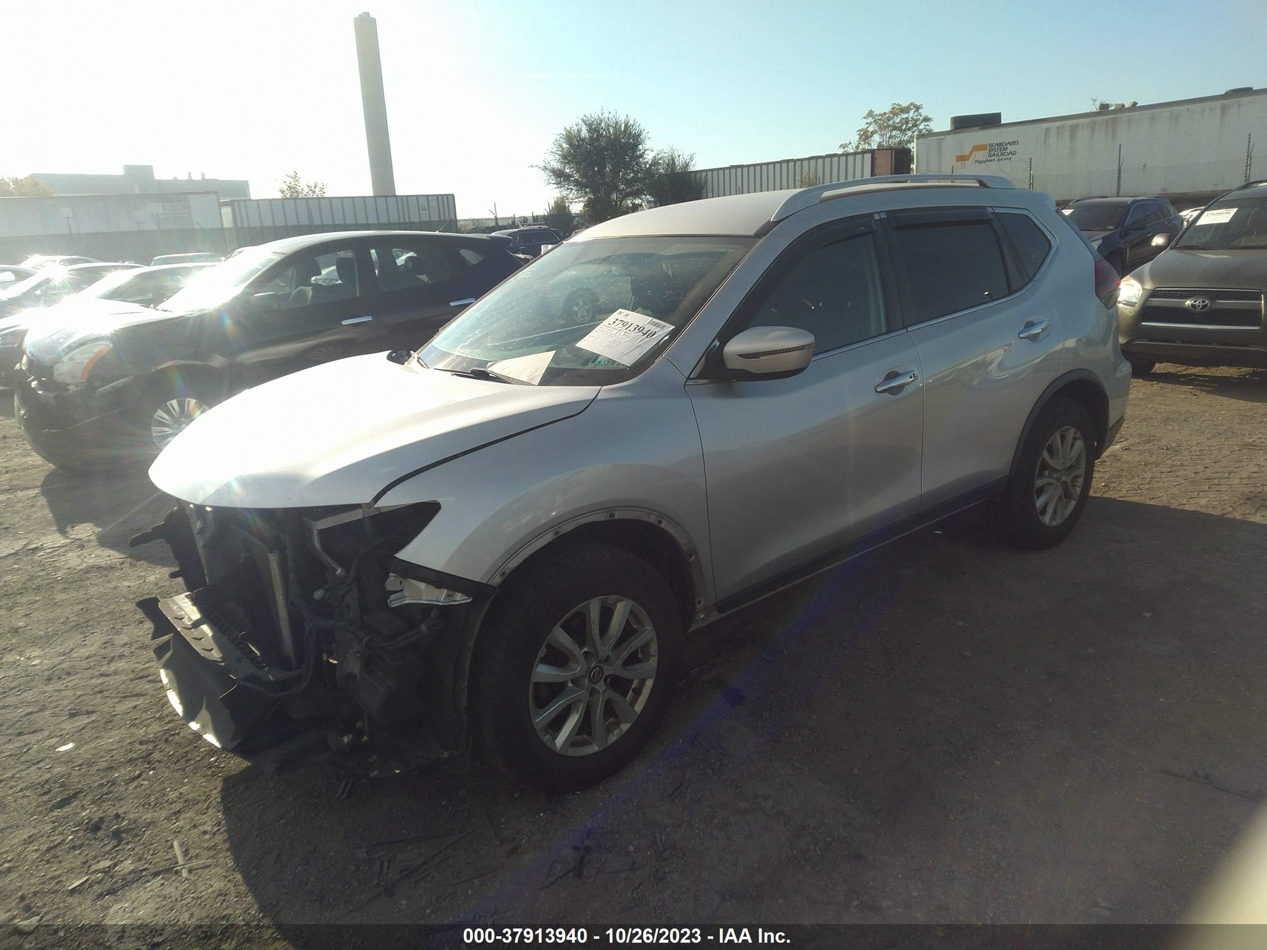 Photo 1 VIN: JN8AT2MV4JW303282 - NISSAN ROGUE 