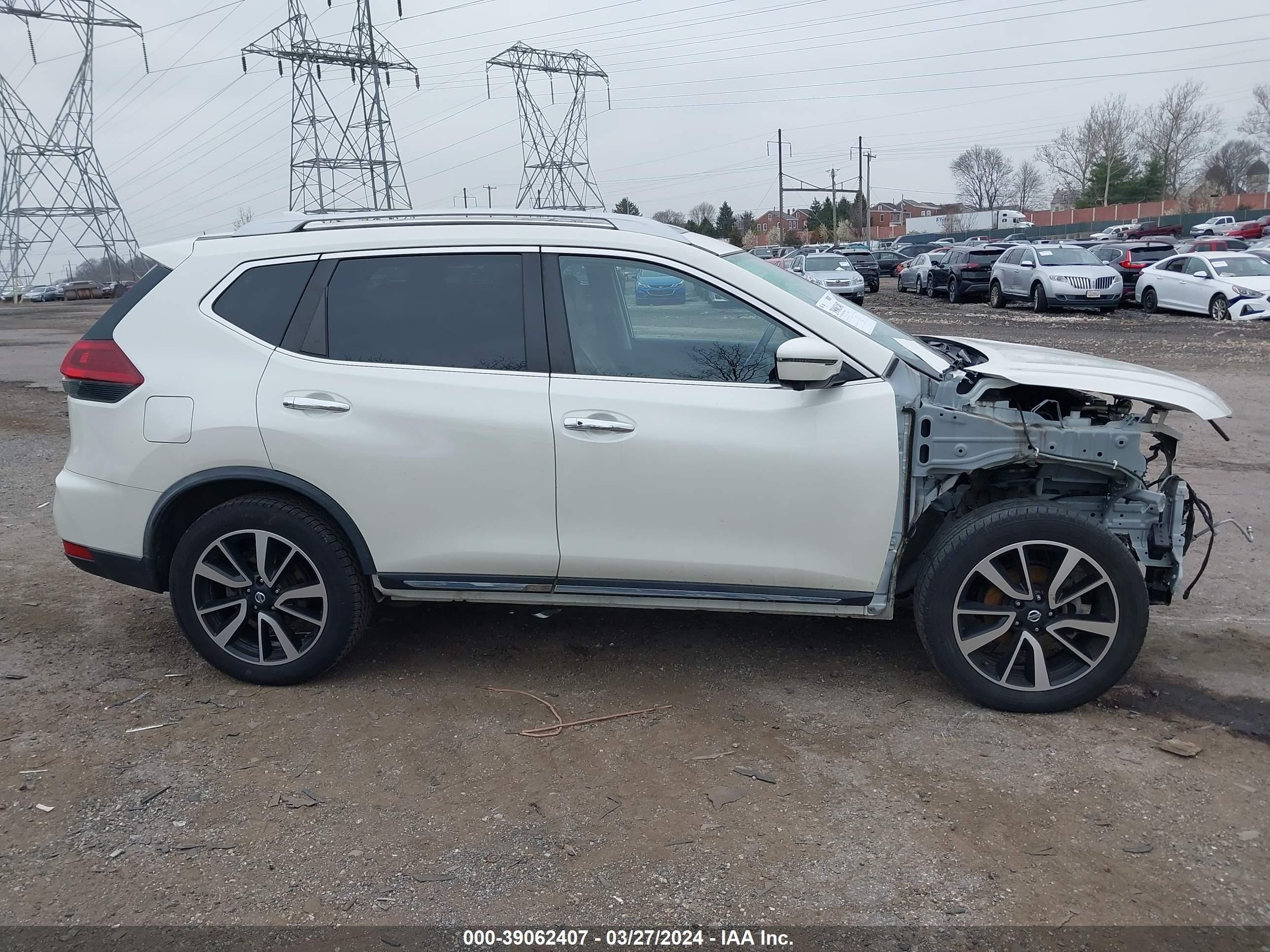 Photo 13 VIN: JN8AT2MV4JW311026 - NISSAN ROGUE 