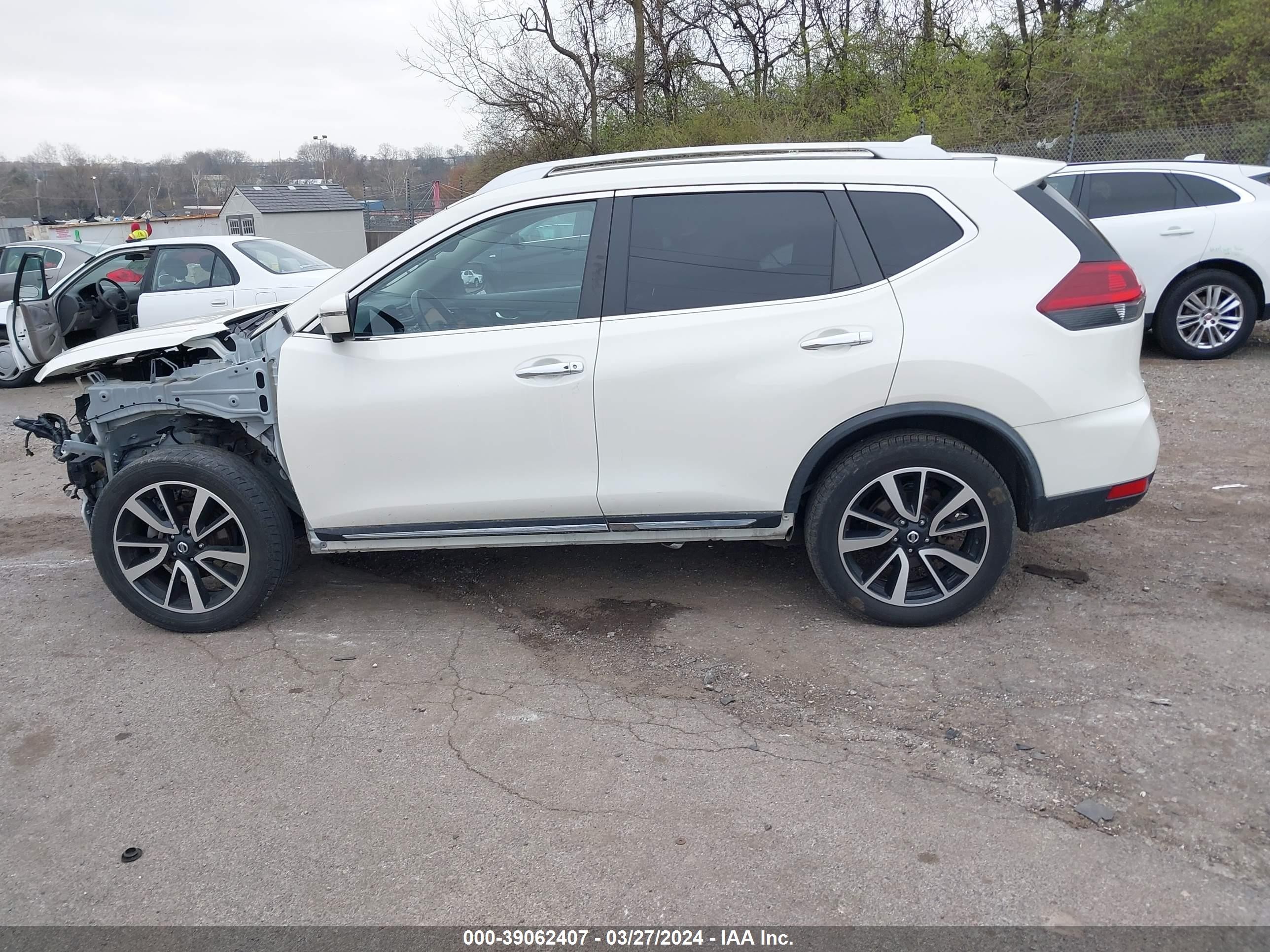 Photo 14 VIN: JN8AT2MV4JW311026 - NISSAN ROGUE 