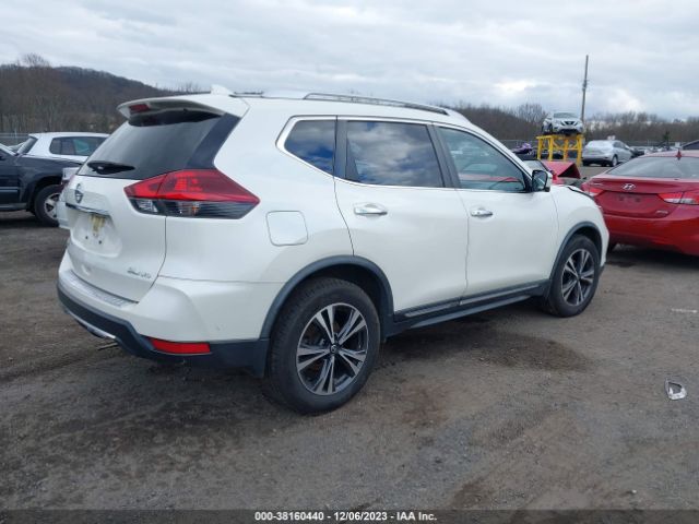 Photo 3 VIN: JN8AT2MV4JW320597 - NISSAN ROGUE 