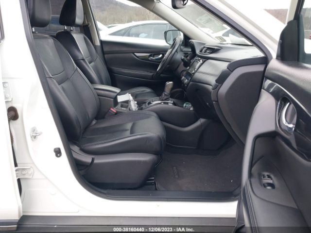 Photo 4 VIN: JN8AT2MV4JW320597 - NISSAN ROGUE 