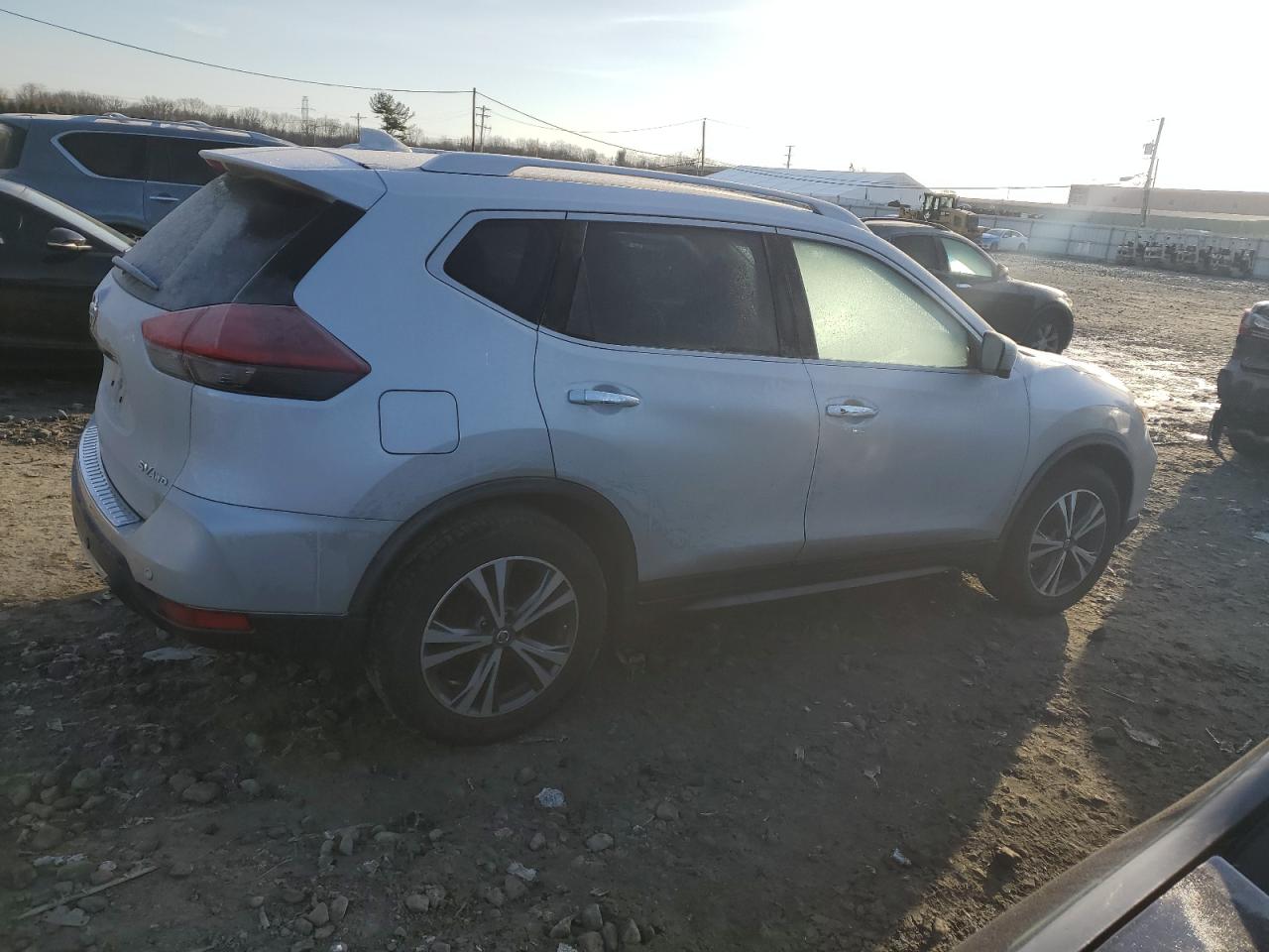 Photo 2 VIN: JN8AT2MV4KW384916 - NISSAN ROGUE 