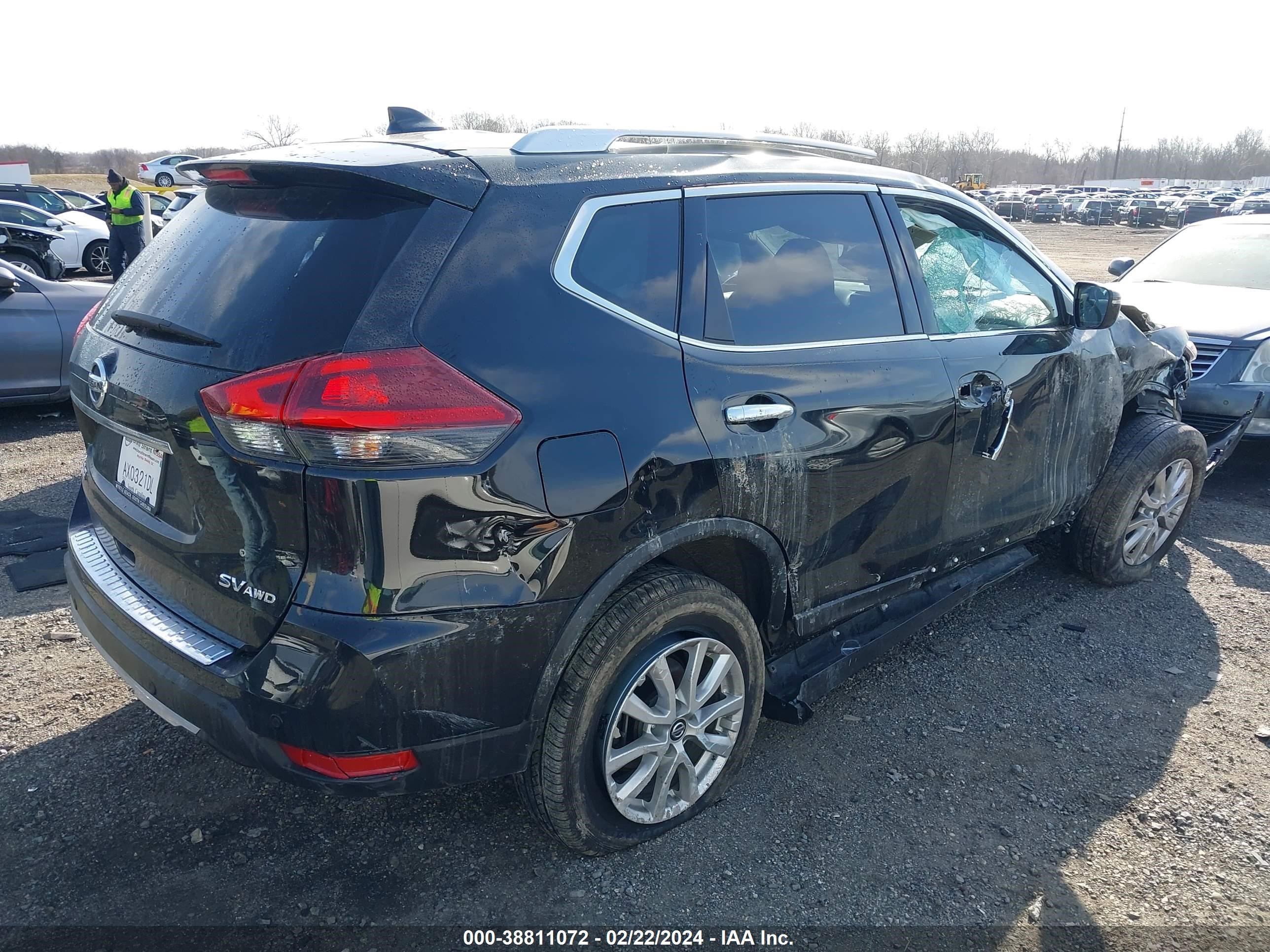 Photo 3 VIN: JN8AT2MV4LW141625 - NISSAN ROGUE 