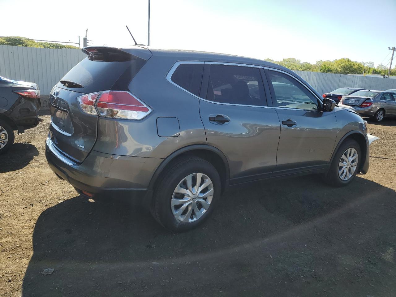 Photo 2 VIN: JN8AT2MV5GW142532 - NISSAN ROGUE 