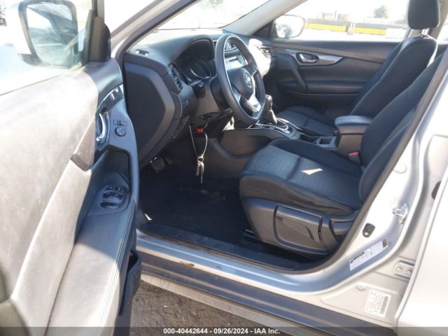 Photo 4 VIN: JN8AT2MV5HW025390 - NISSAN ROGUE 