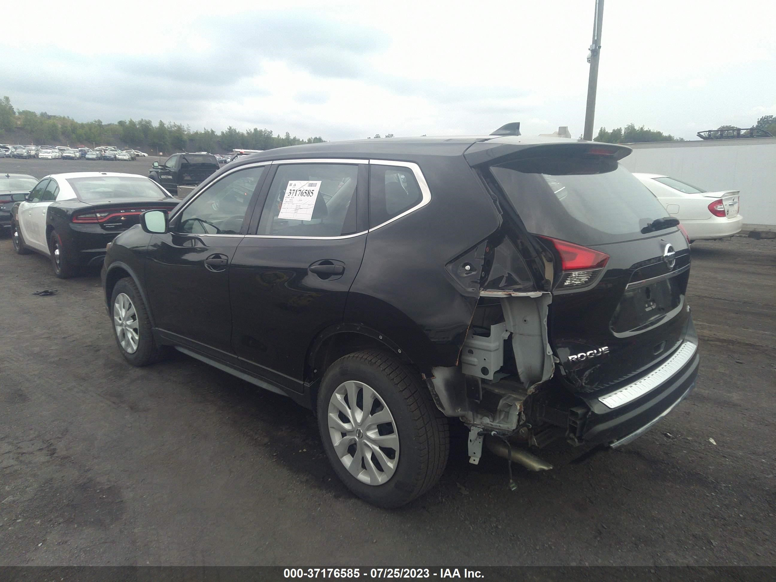 Photo 2 VIN: JN8AT2MV5HW027446 - NISSAN ROGUE 