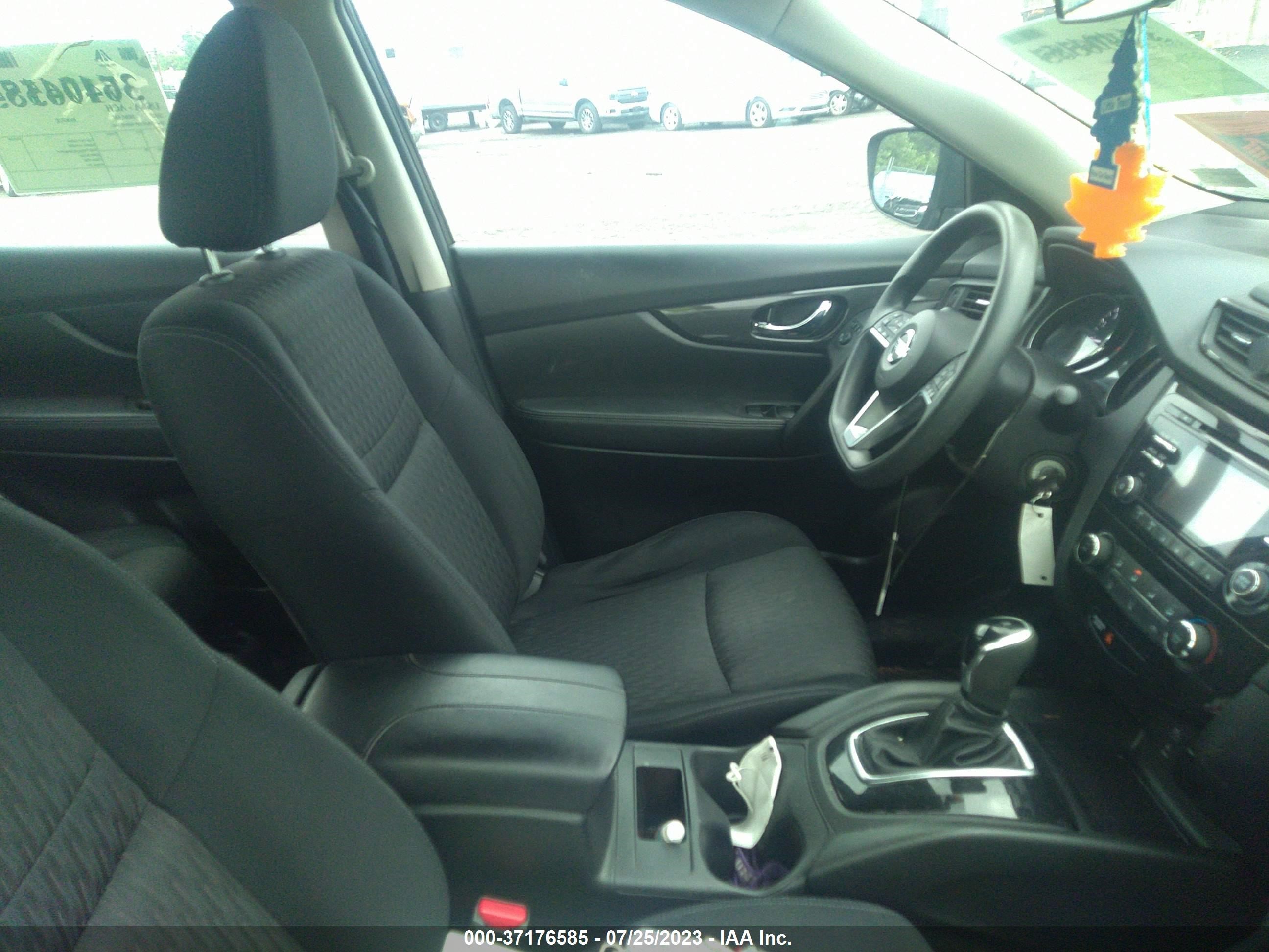 Photo 4 VIN: JN8AT2MV5HW027446 - NISSAN ROGUE 