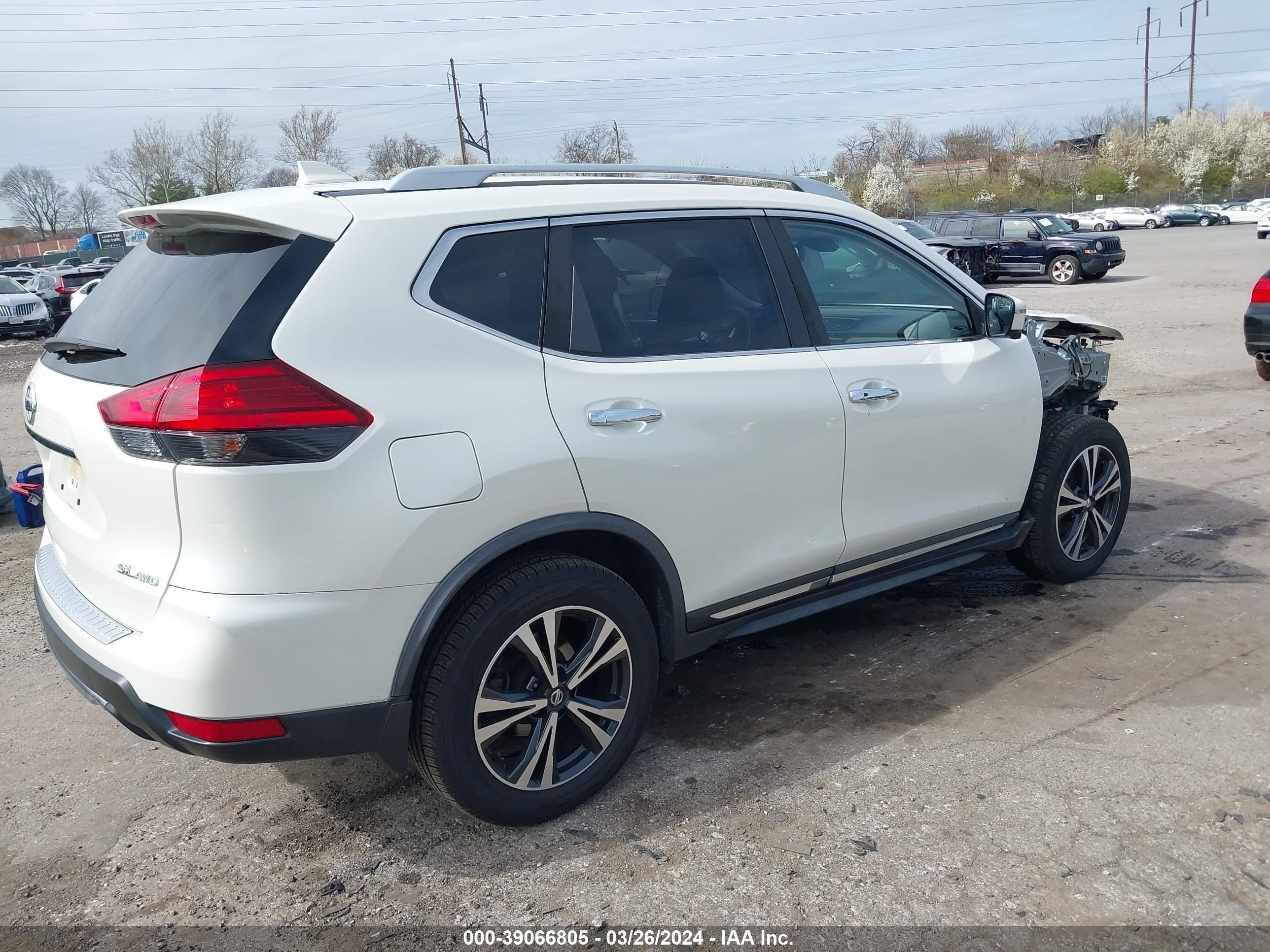 Photo 3 VIN: JN8AT2MV5HW284817 - NISSAN ROGUE 