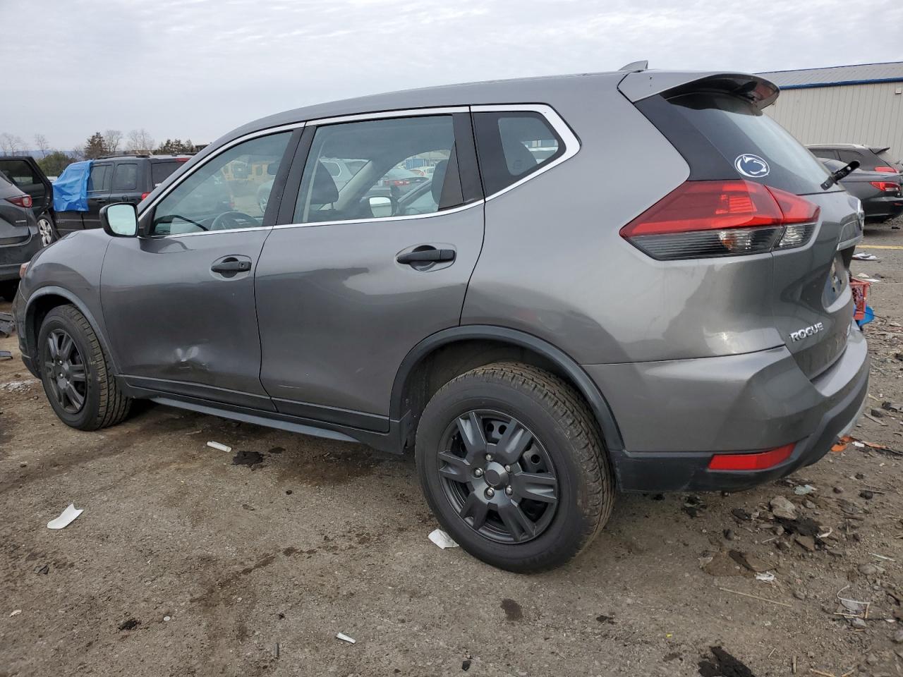 Photo 1 VIN: JN8AT2MV5JW300181 - NISSAN ROGUE 