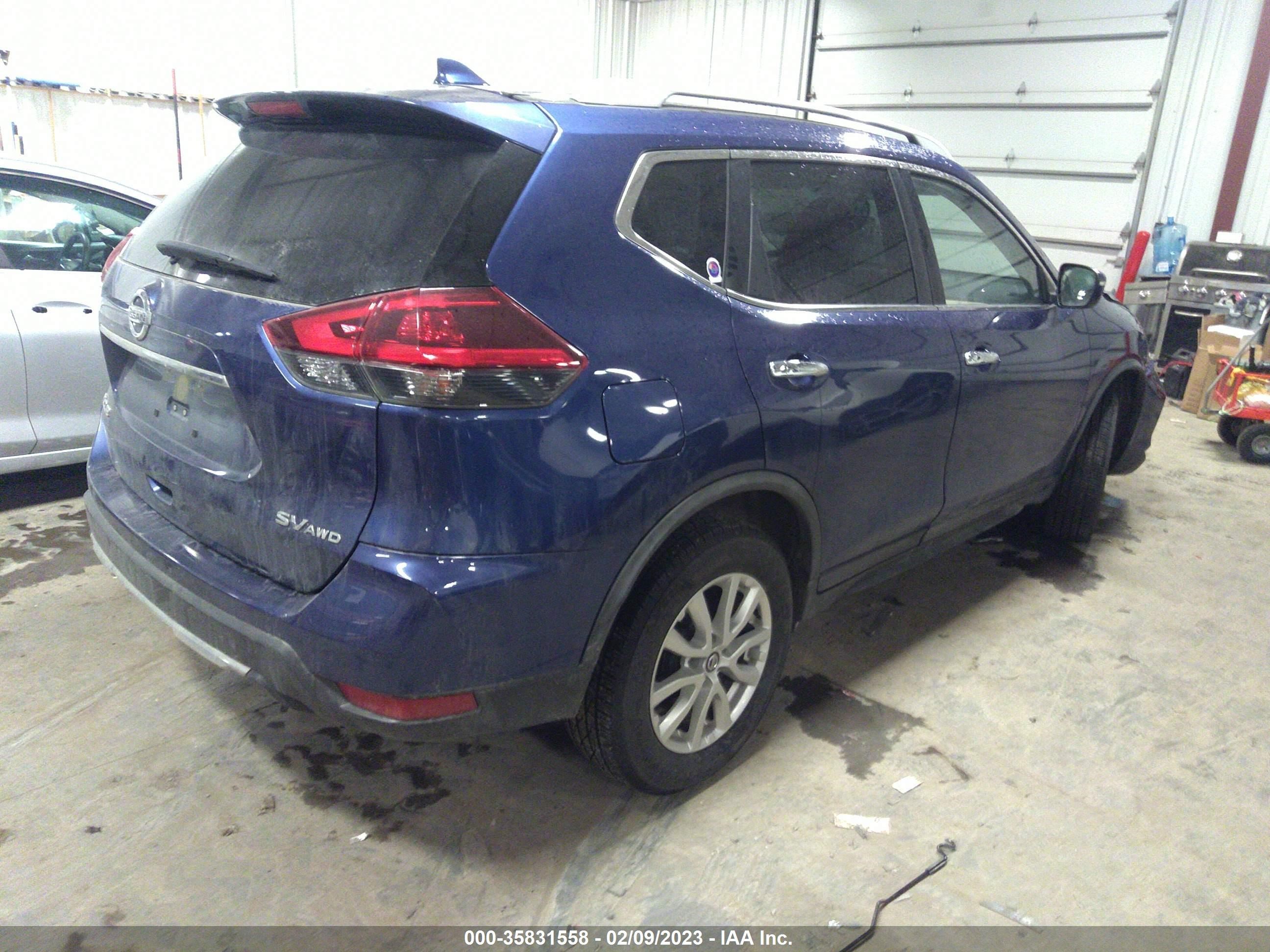 Photo 3 VIN: JN8AT2MV5JW327316 - NISSAN ROGUE 