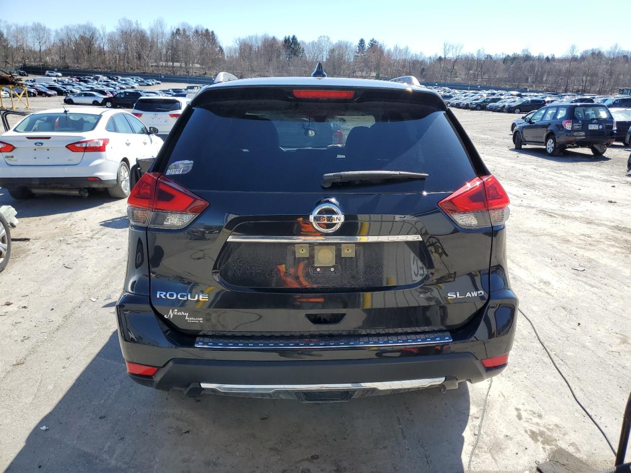 Photo 5 VIN: JN8AT2MV5JW327669 - NISSAN ROGUE 