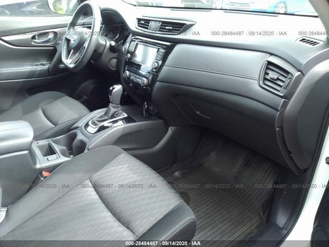 Photo 4 VIN: JN8AT2MV5JW355102 - NISSAN ROGUE 