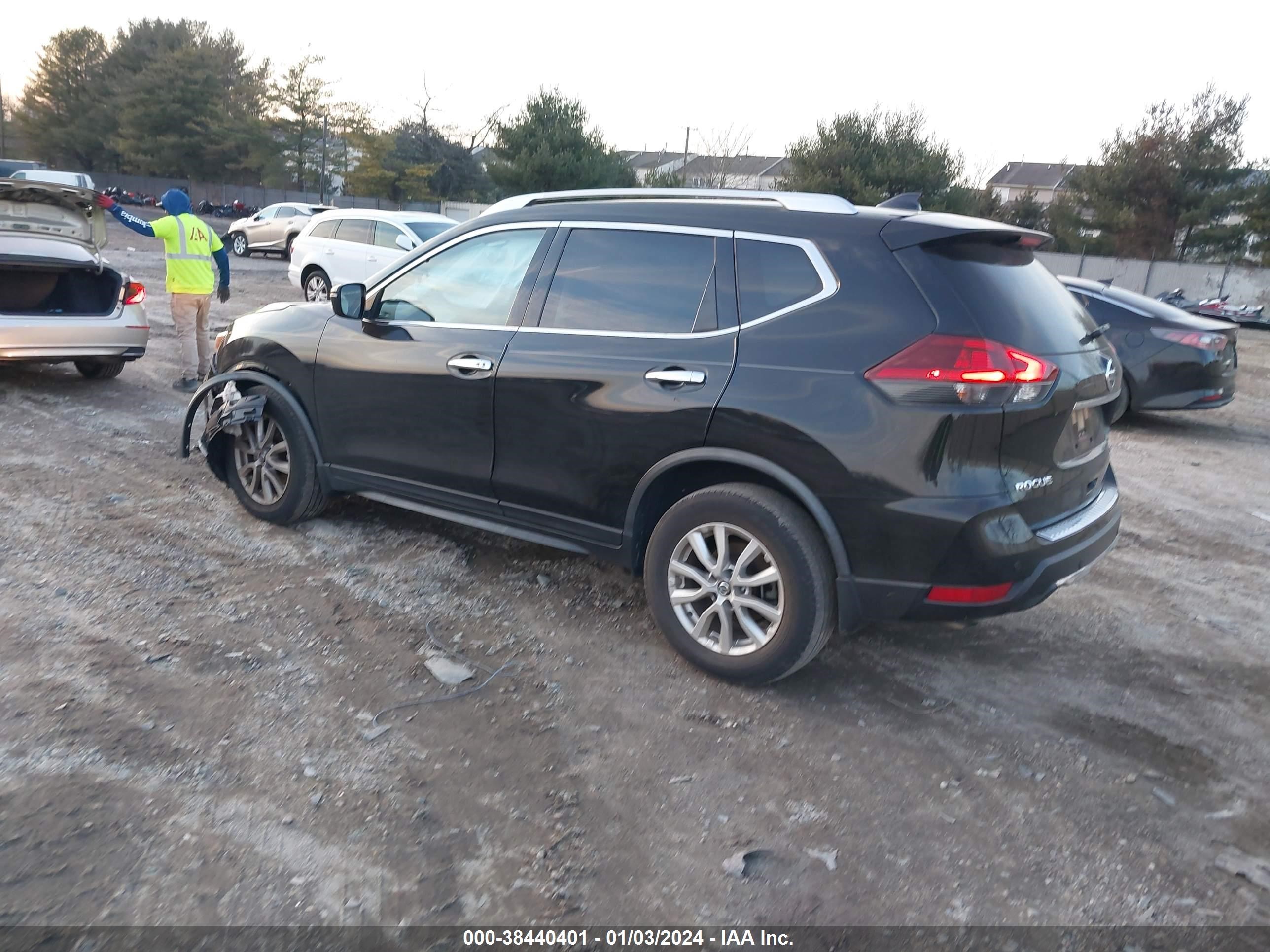 Photo 2 VIN: JN8AT2MV5LW121416 - NISSAN ROGUE 