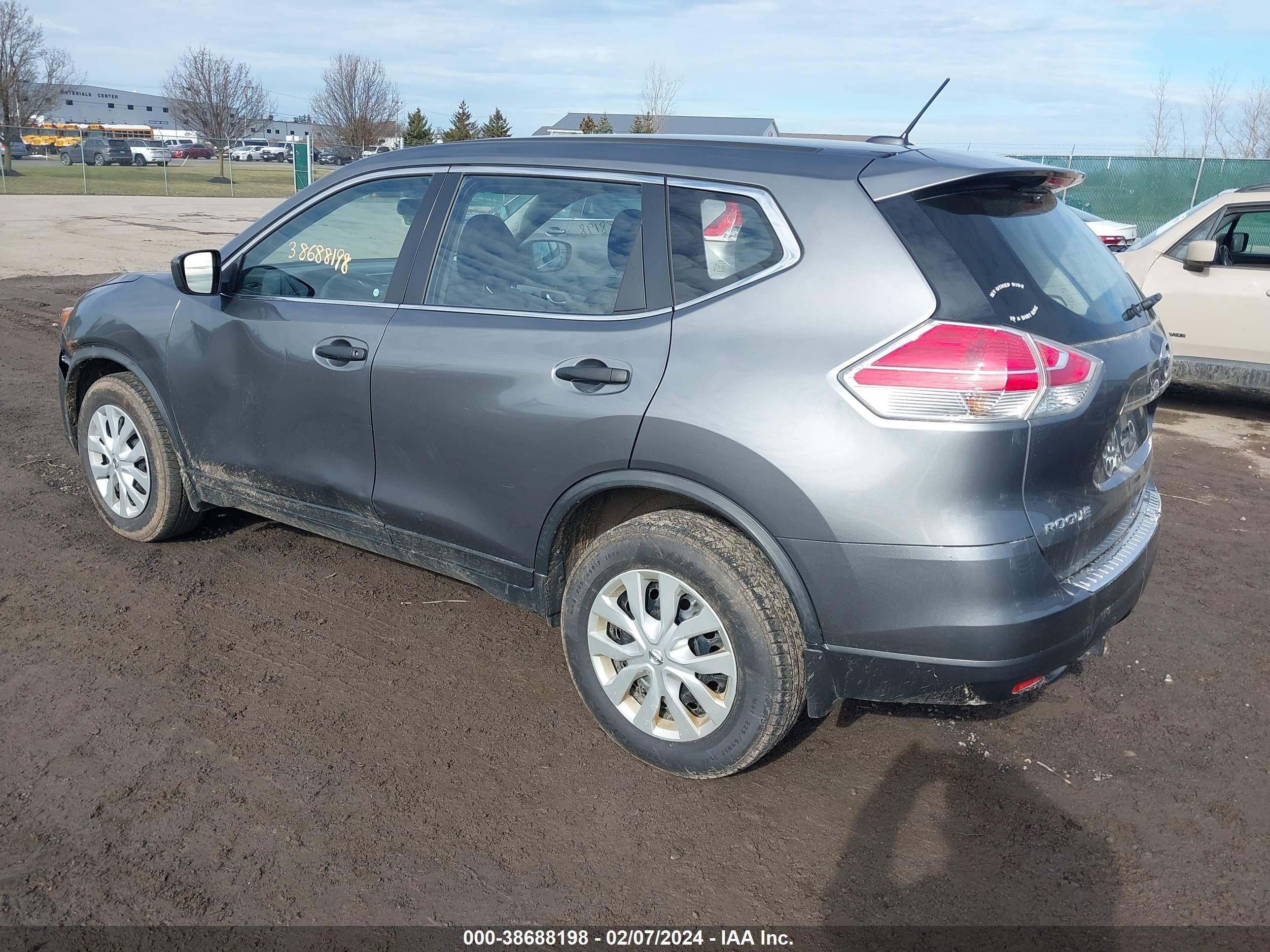 Photo 2 VIN: JN8AT2MV6GW136576 - NISSAN ROGUE 