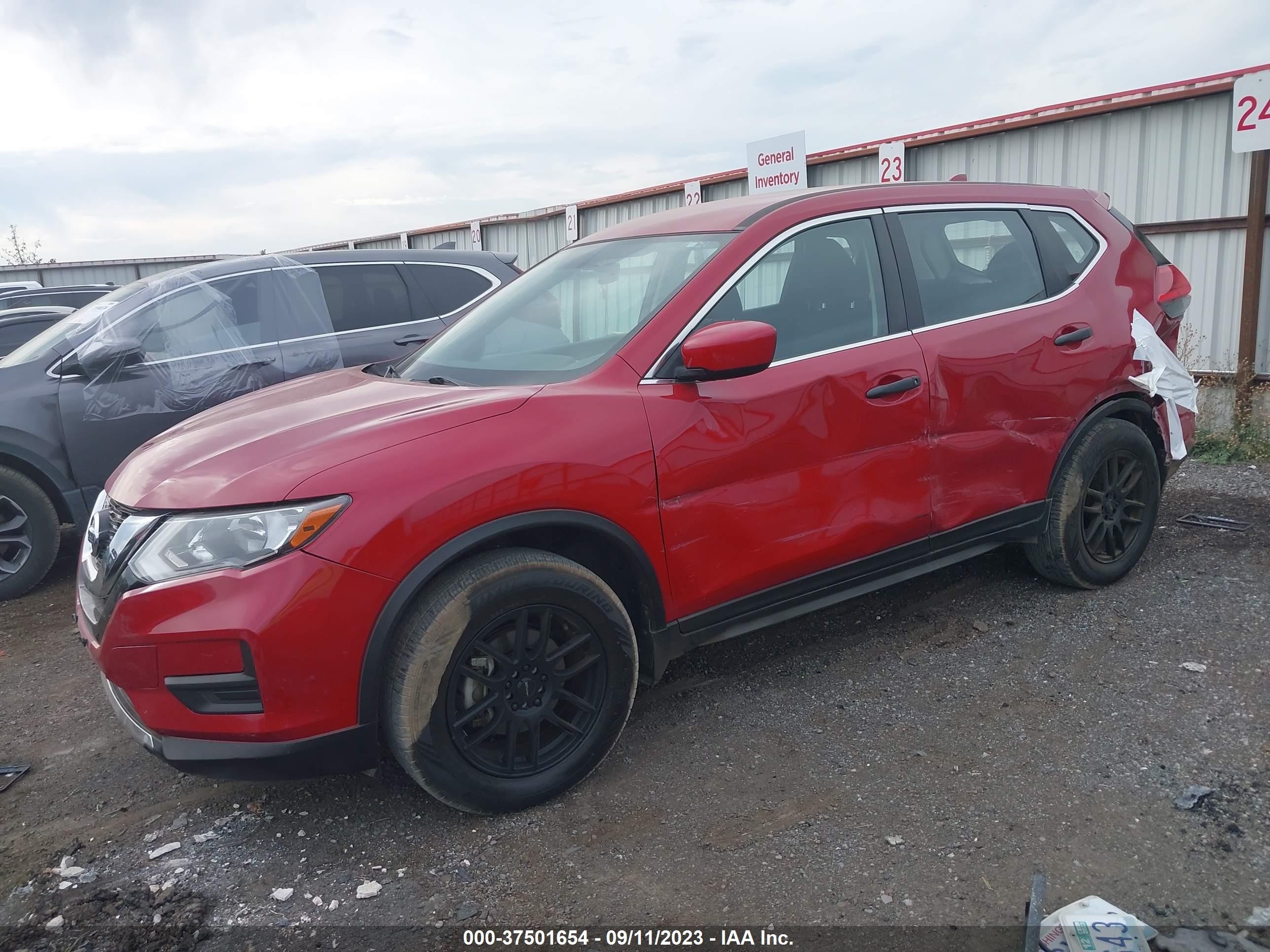 Photo 1 VIN: JN8AT2MV6HW004256 - NISSAN ROGUE 