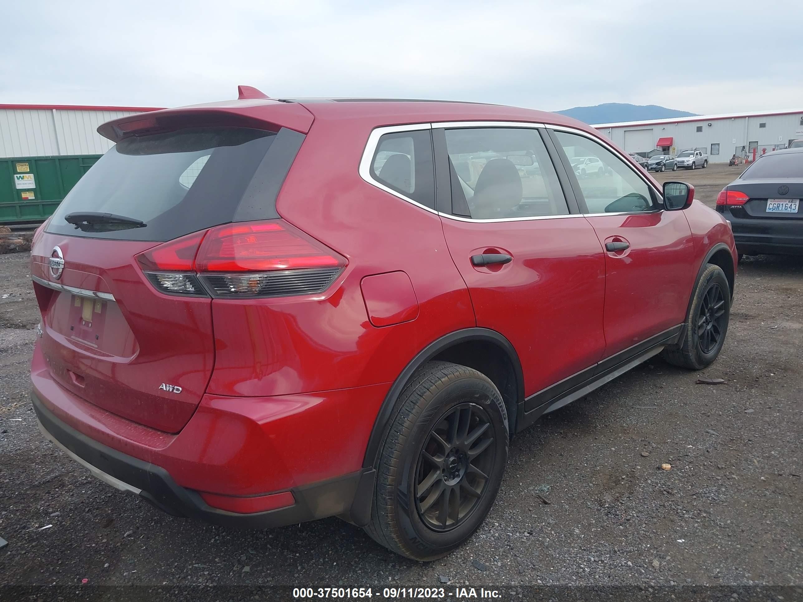 Photo 3 VIN: JN8AT2MV6HW004256 - NISSAN ROGUE 