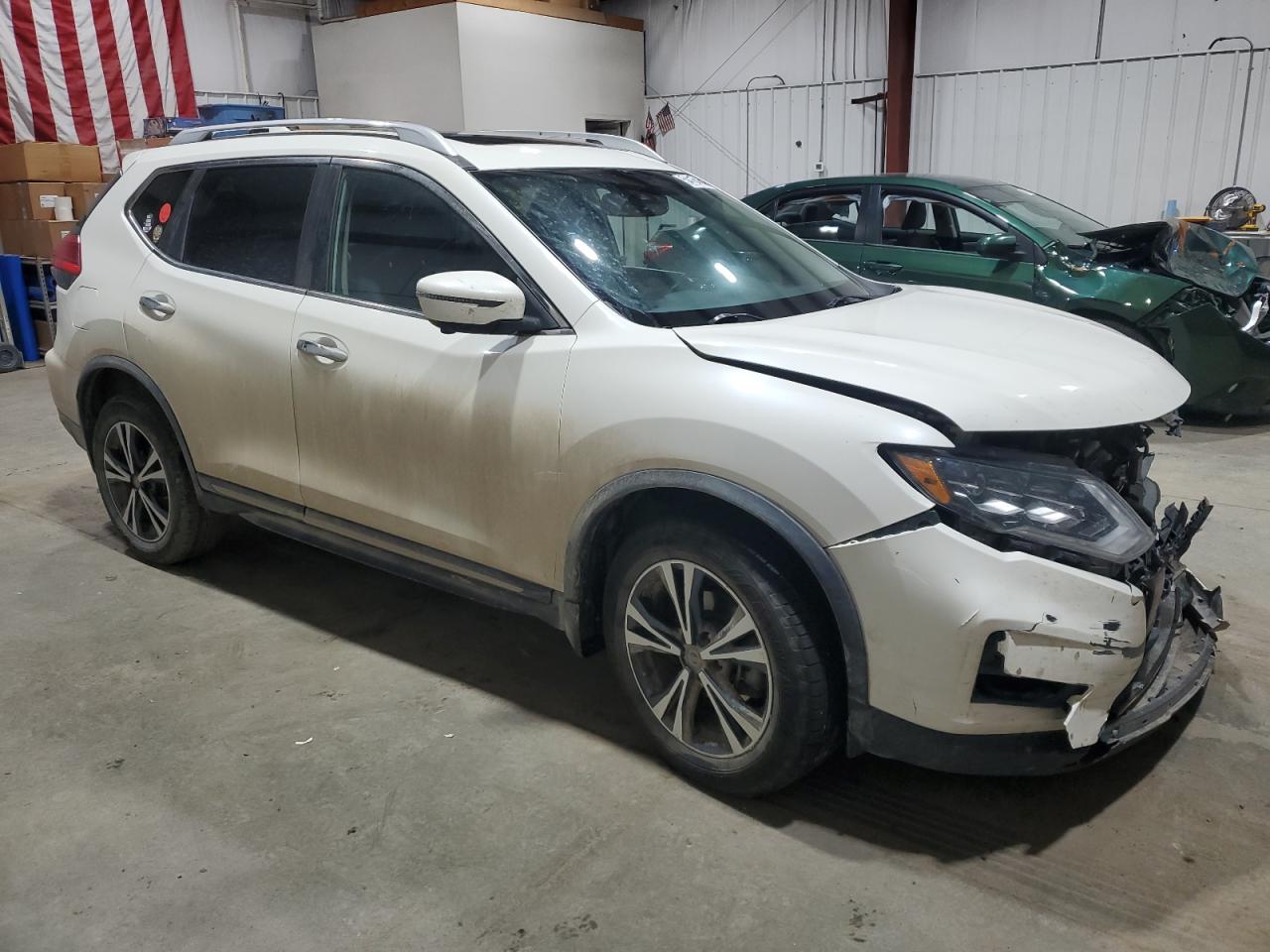 Photo 3 VIN: JN8AT2MV6HW258968 - NISSAN ROGUE 