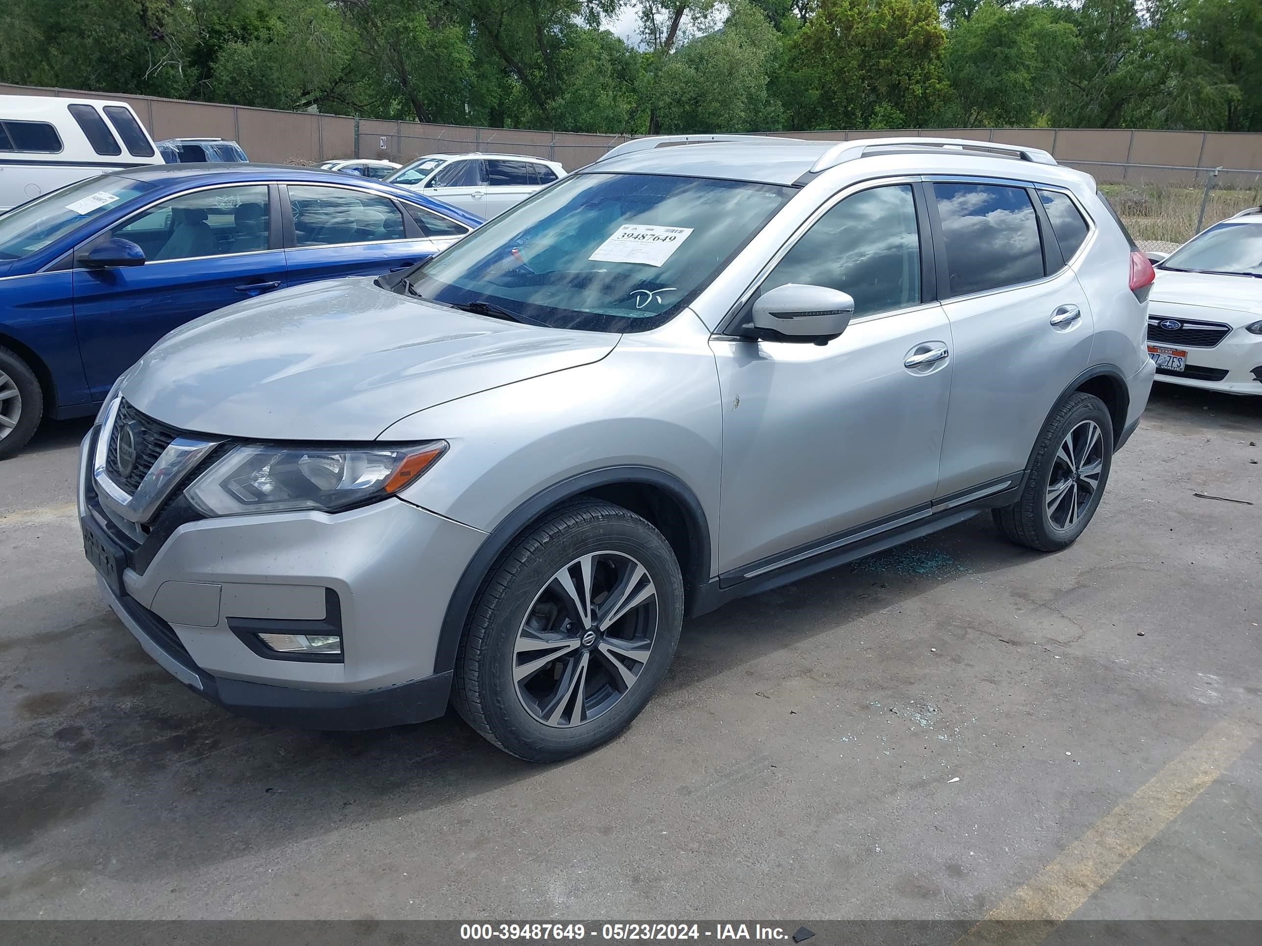 Photo 1 VIN: JN8AT2MV6JW319662 - NISSAN ROGUE 